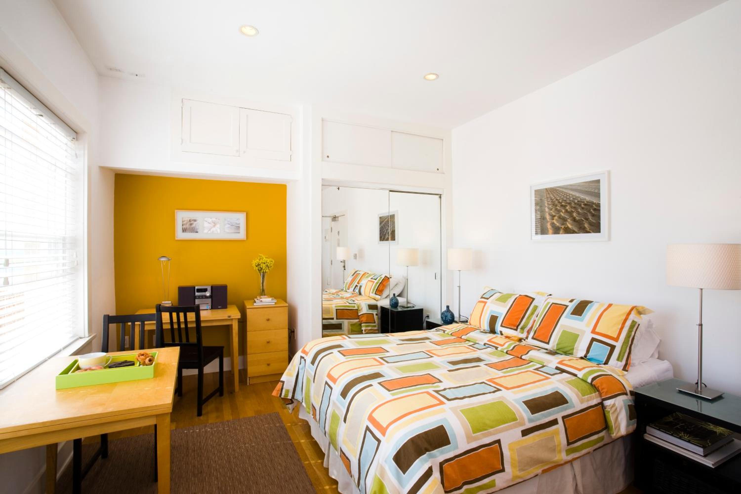 Studio Suite - 1 Queen Bed