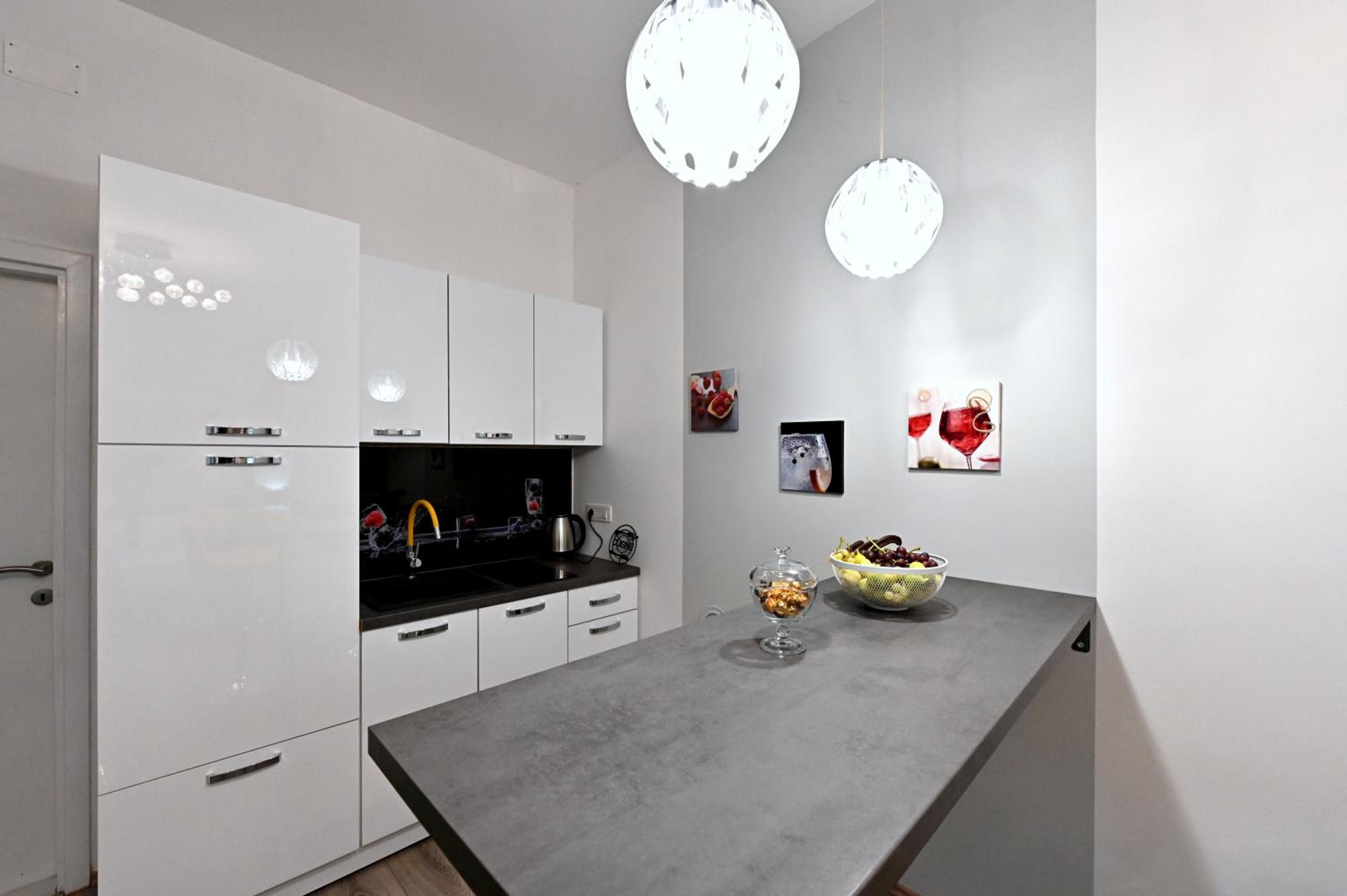 One-Bedroom Apartment - Photo 41