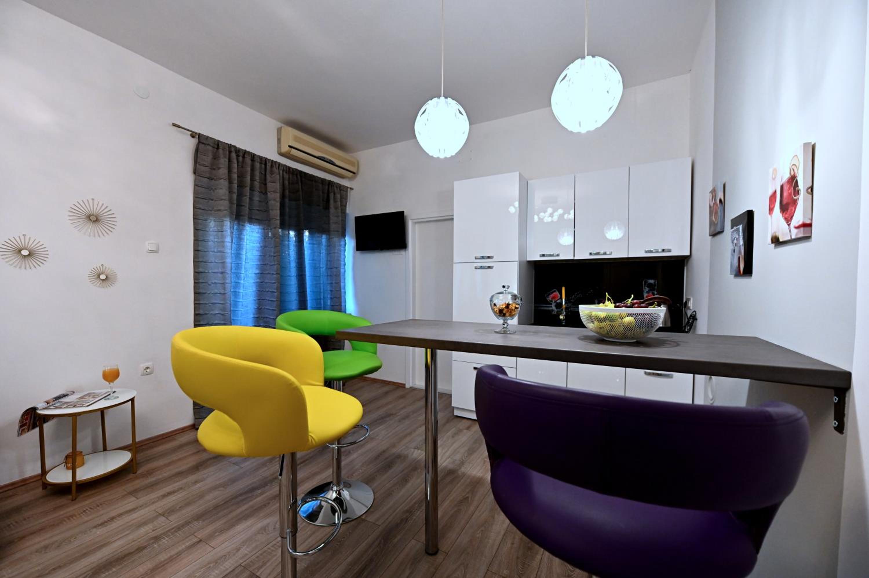 One-Bedroom Apartment - Photo 10