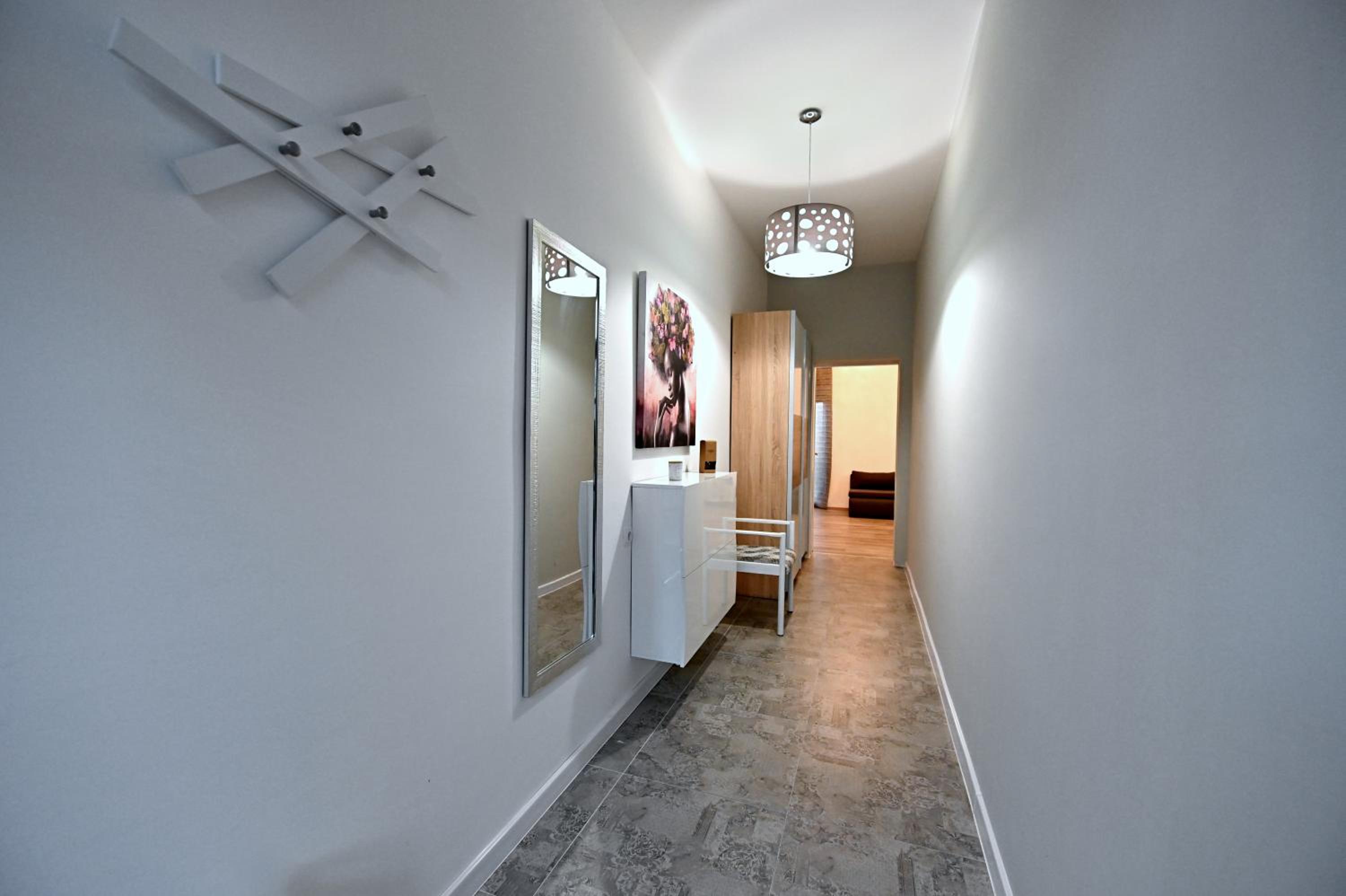 One-Bedroom Apartment - Photo 14