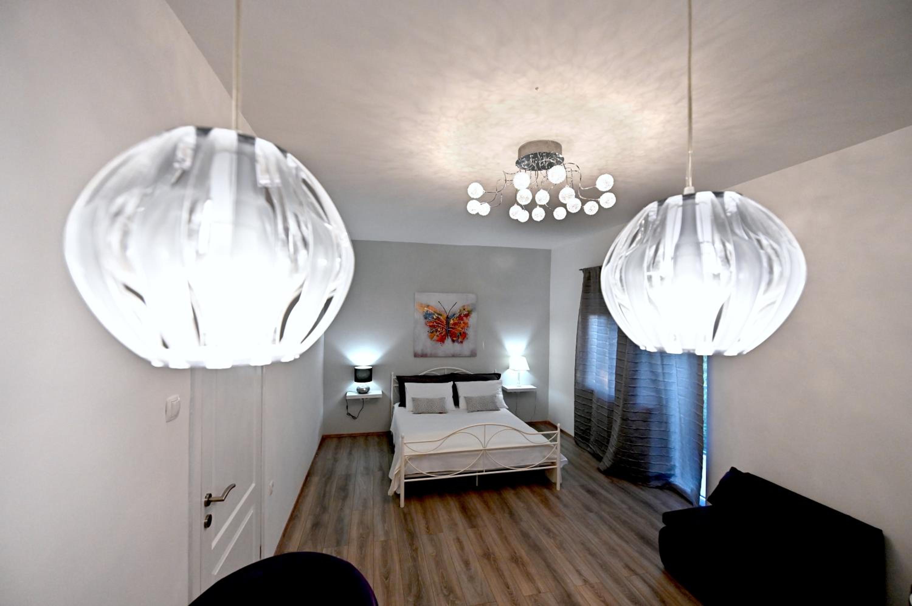 One-Bedroom Apartment - Photo 20