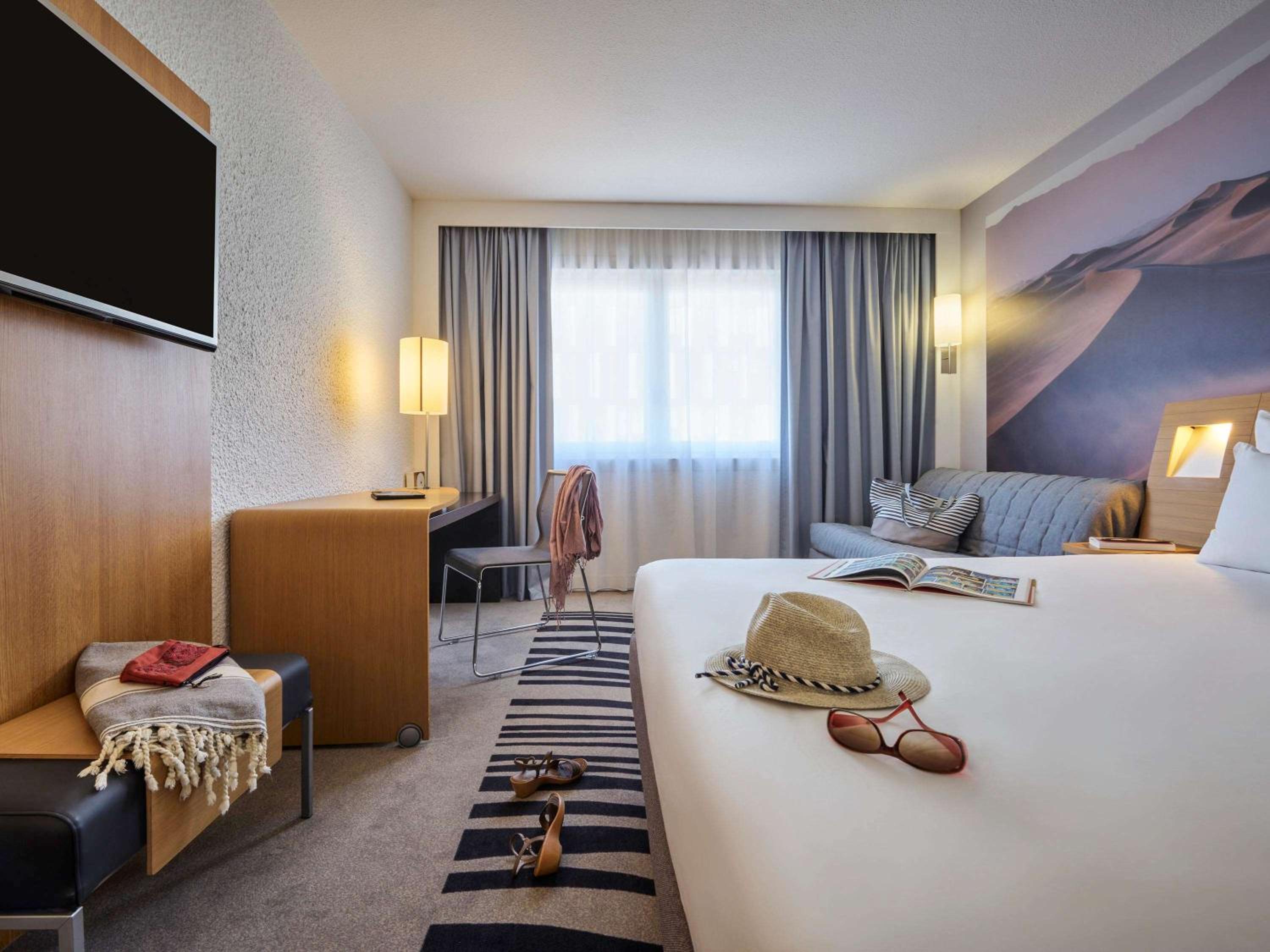 Standard Room with One Double Bed and One Double Sofa bed - Photo 8