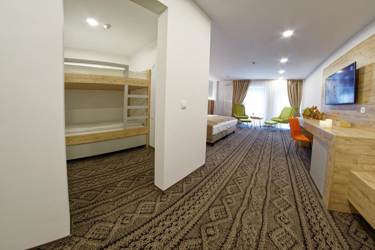 Family Double Room - Photo 3