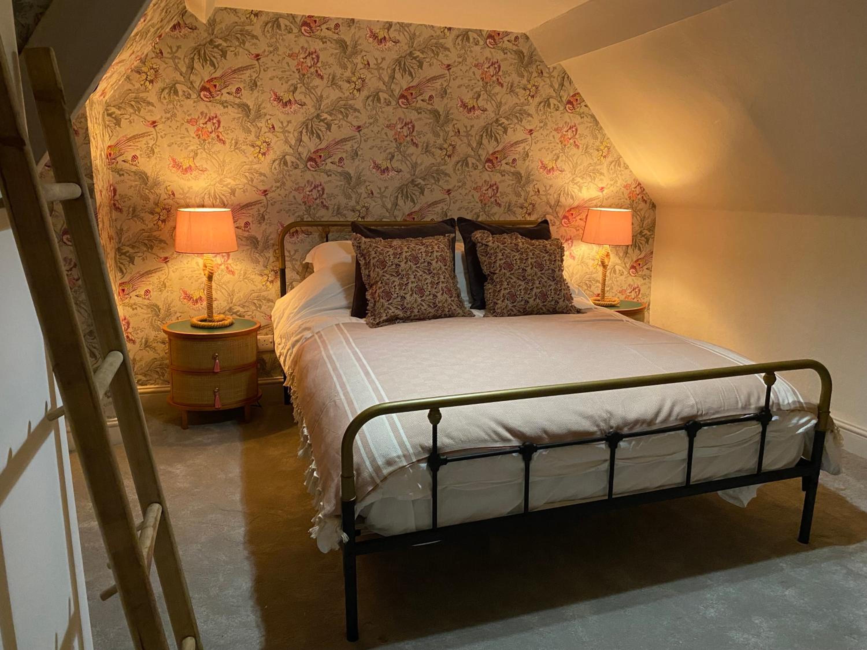 Double Room - Photo 6