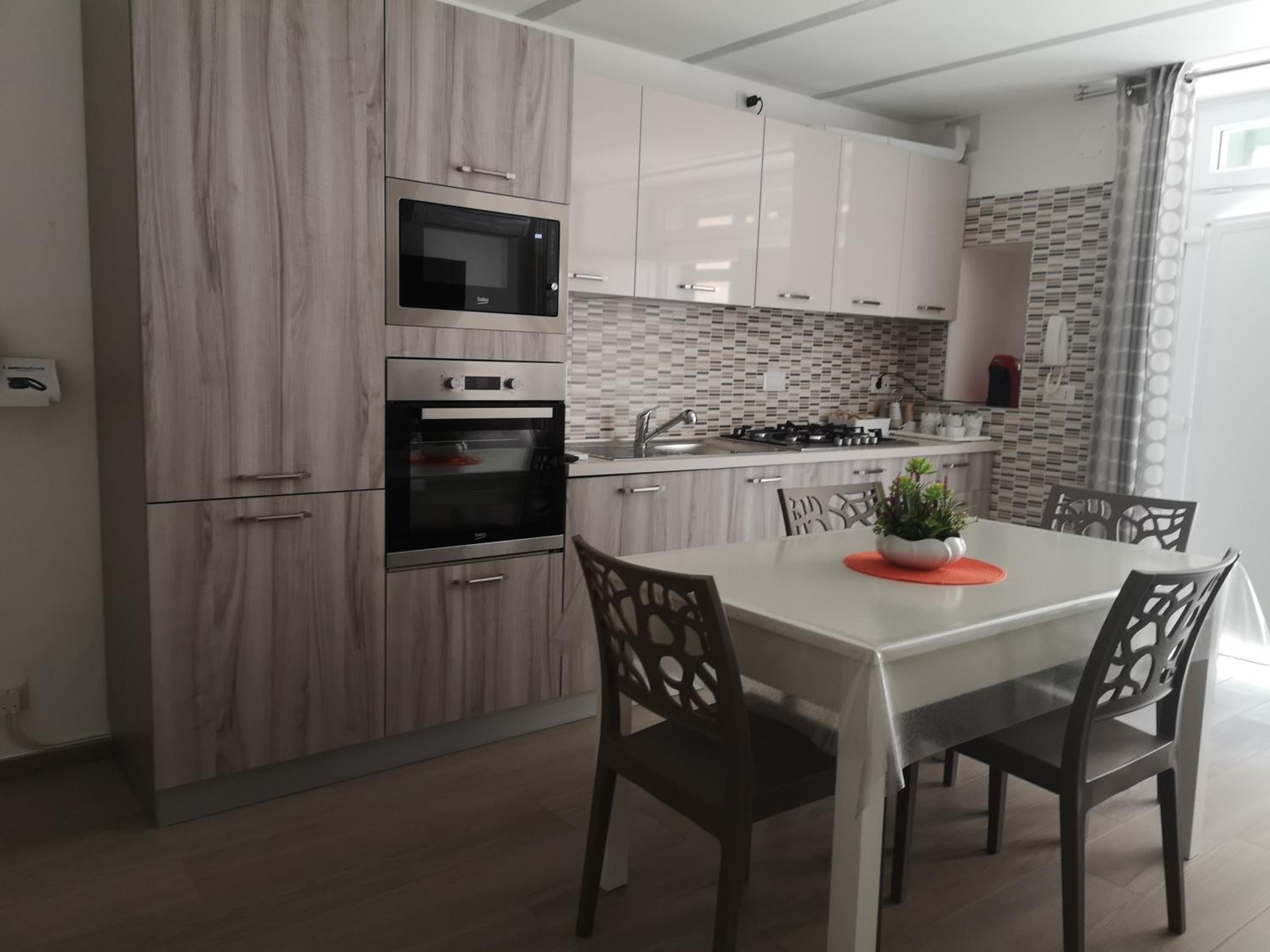 One-Bedroom House - Photo 4