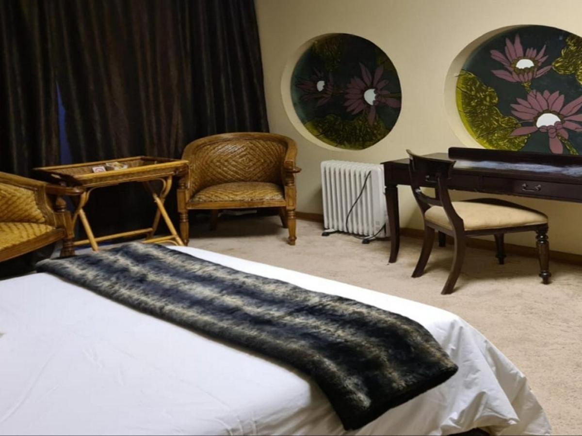 Deluxe King Room photo 1