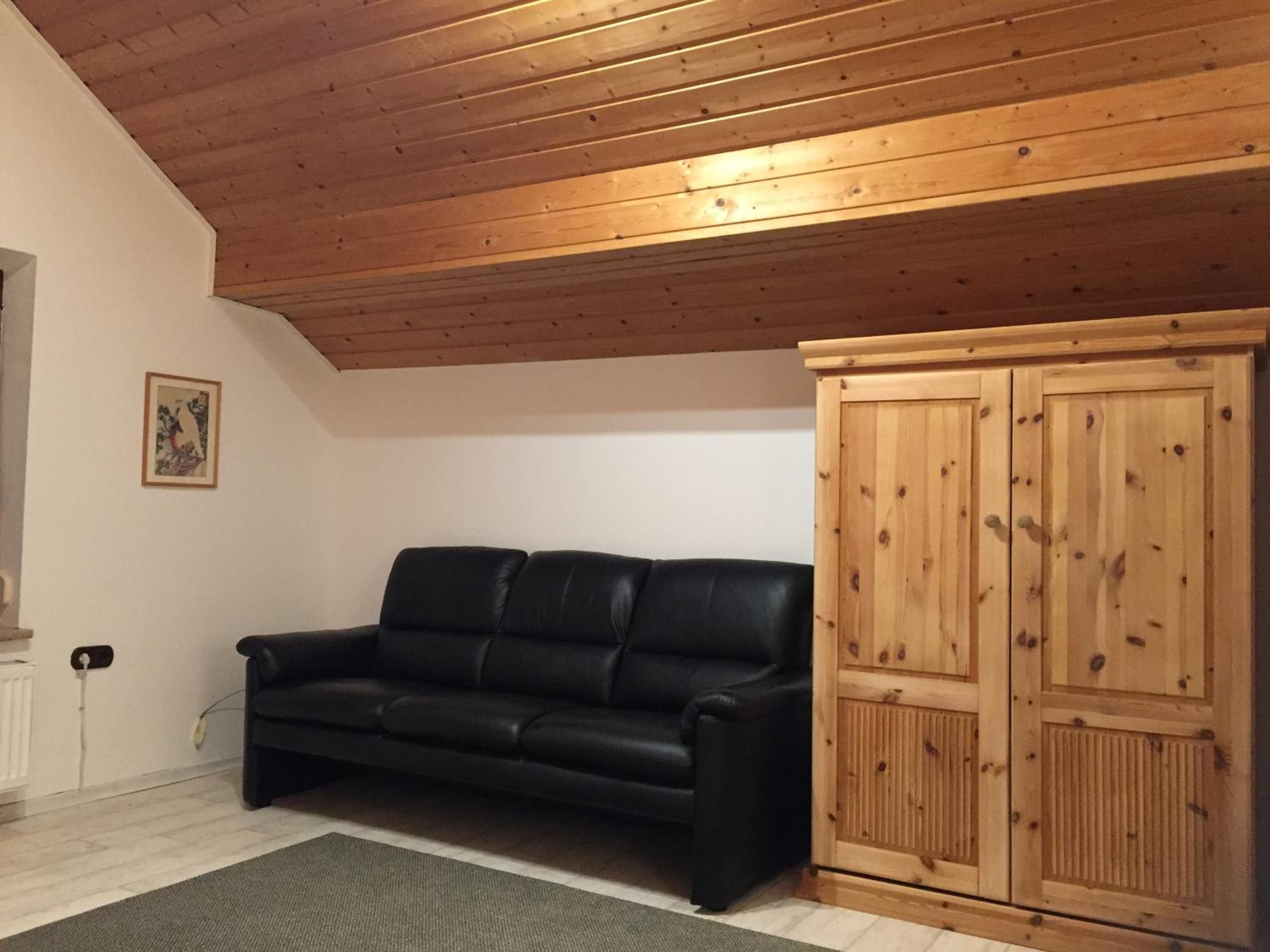 Six-Bedroom House photo 2