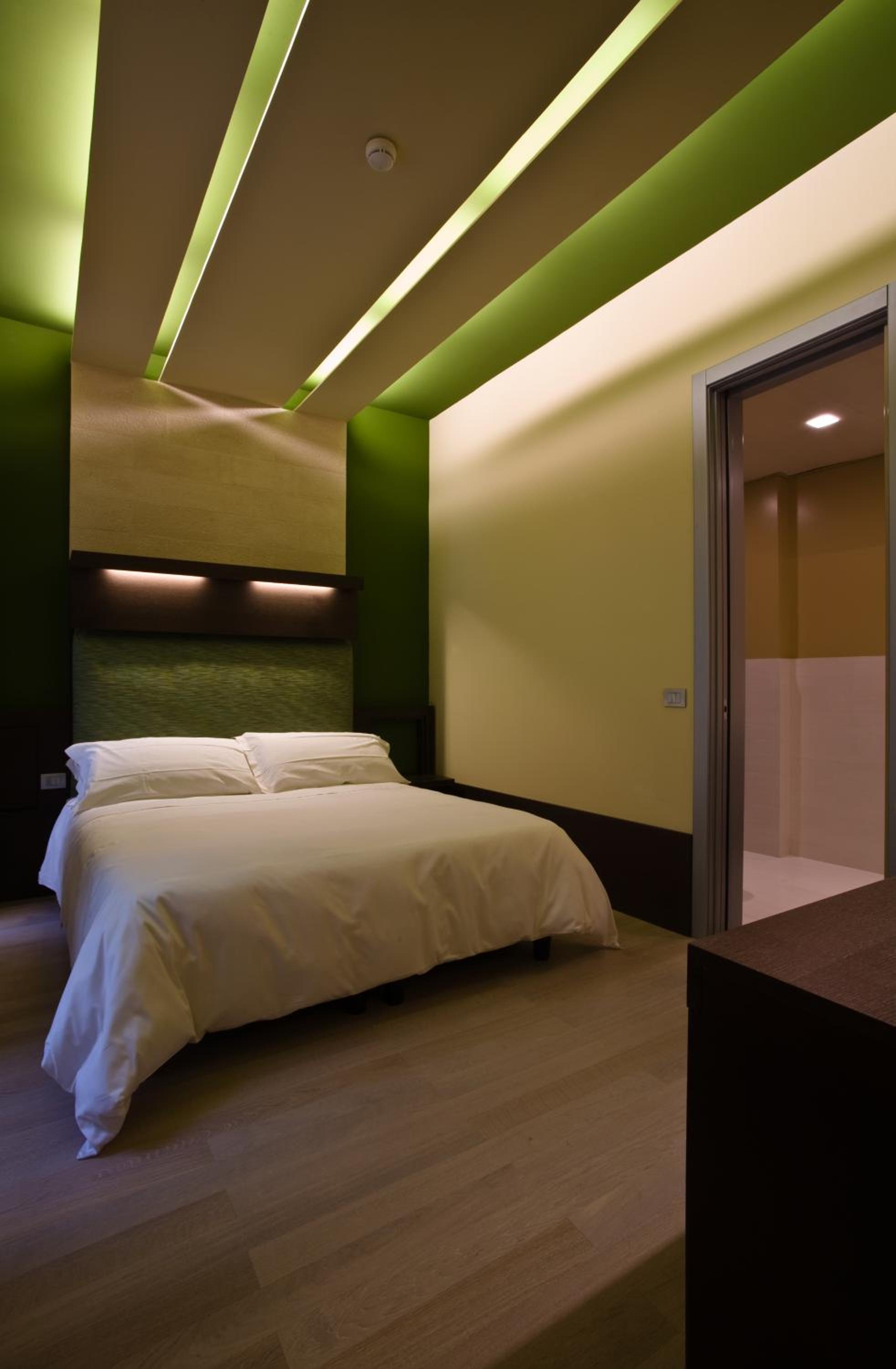 Superior Double or Twin Room - Photo 6