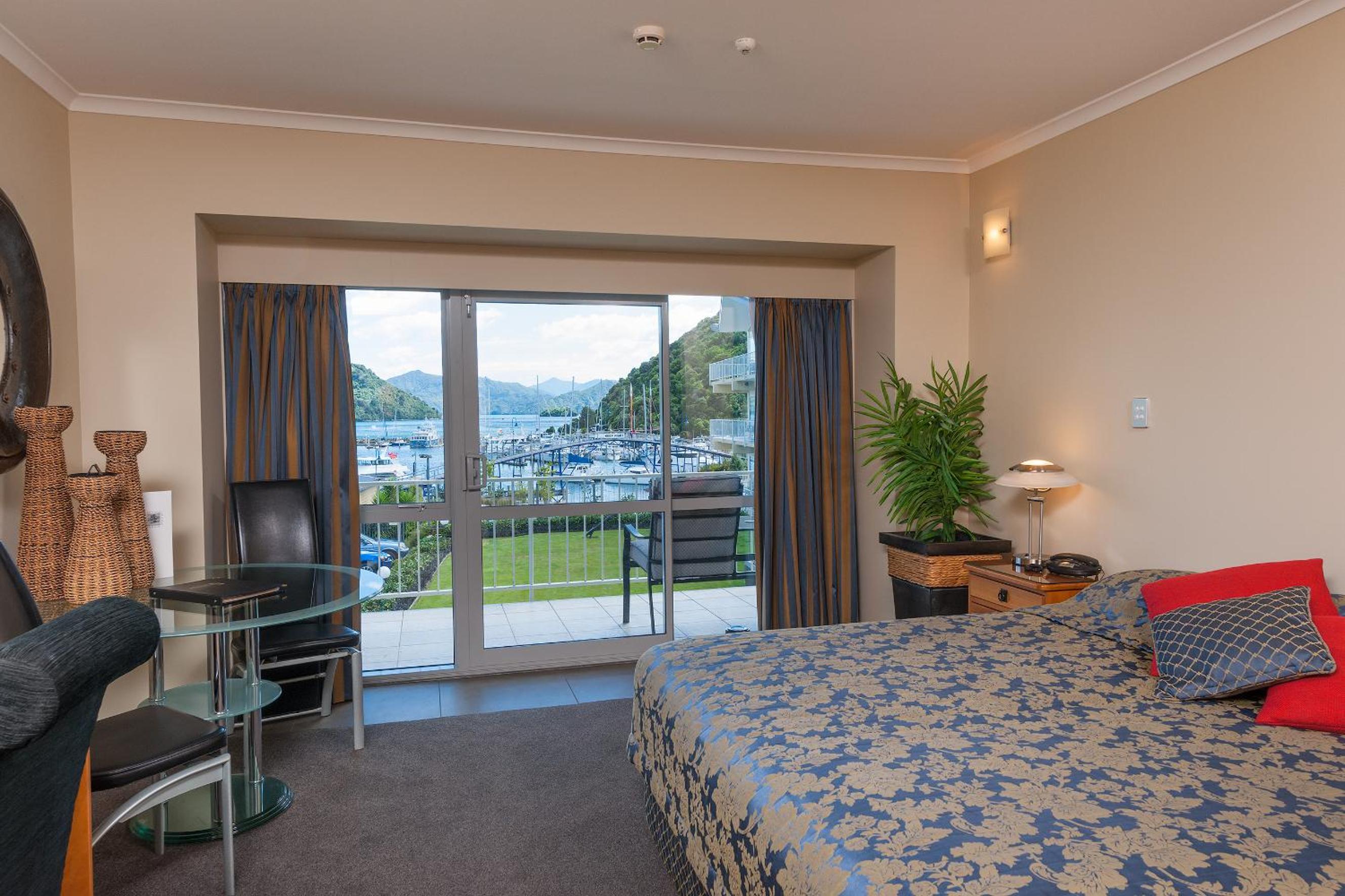 King Spa Bath Harbor View - Photo 1