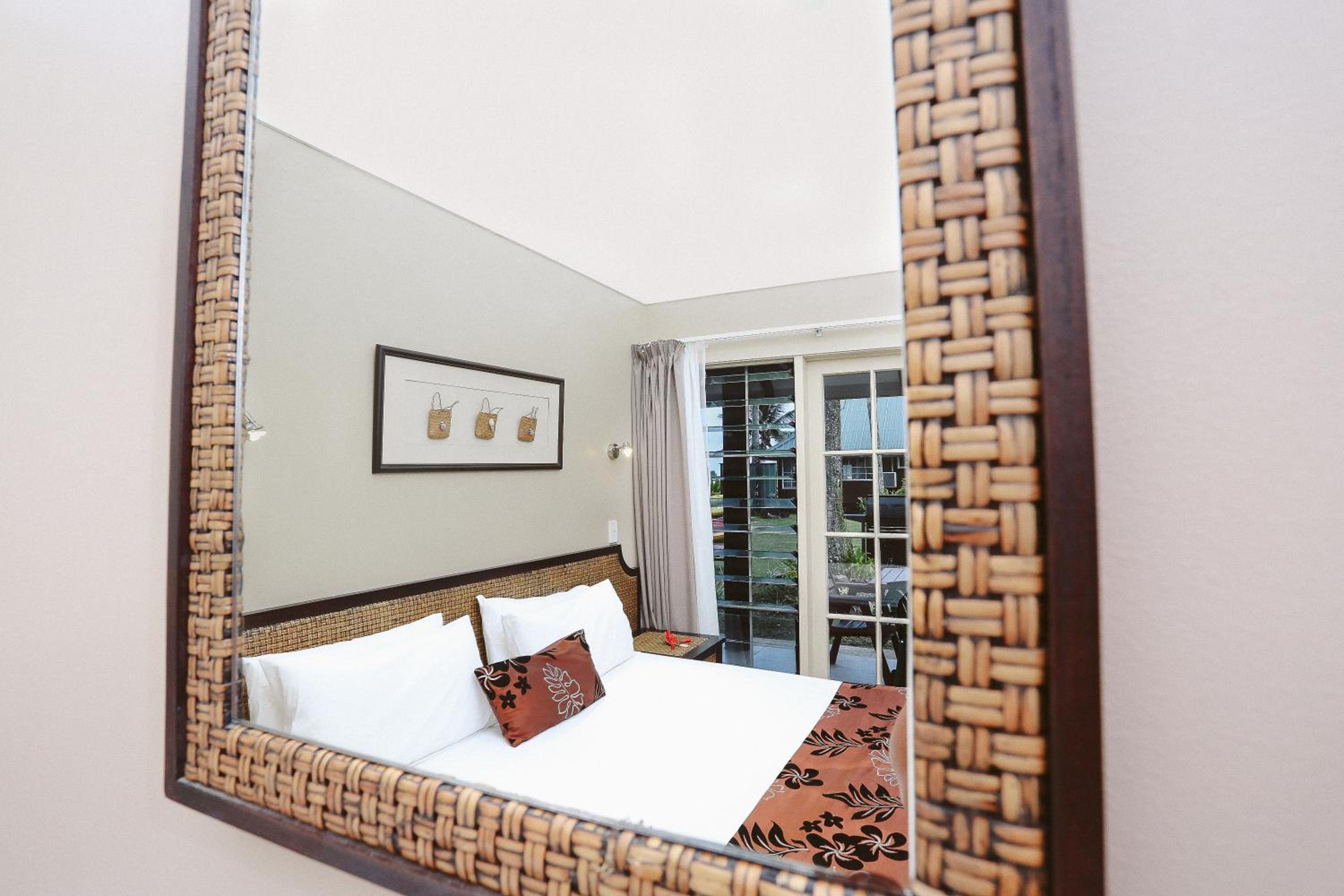 One-Bedroom Bungalow with Sea View - Adults Only