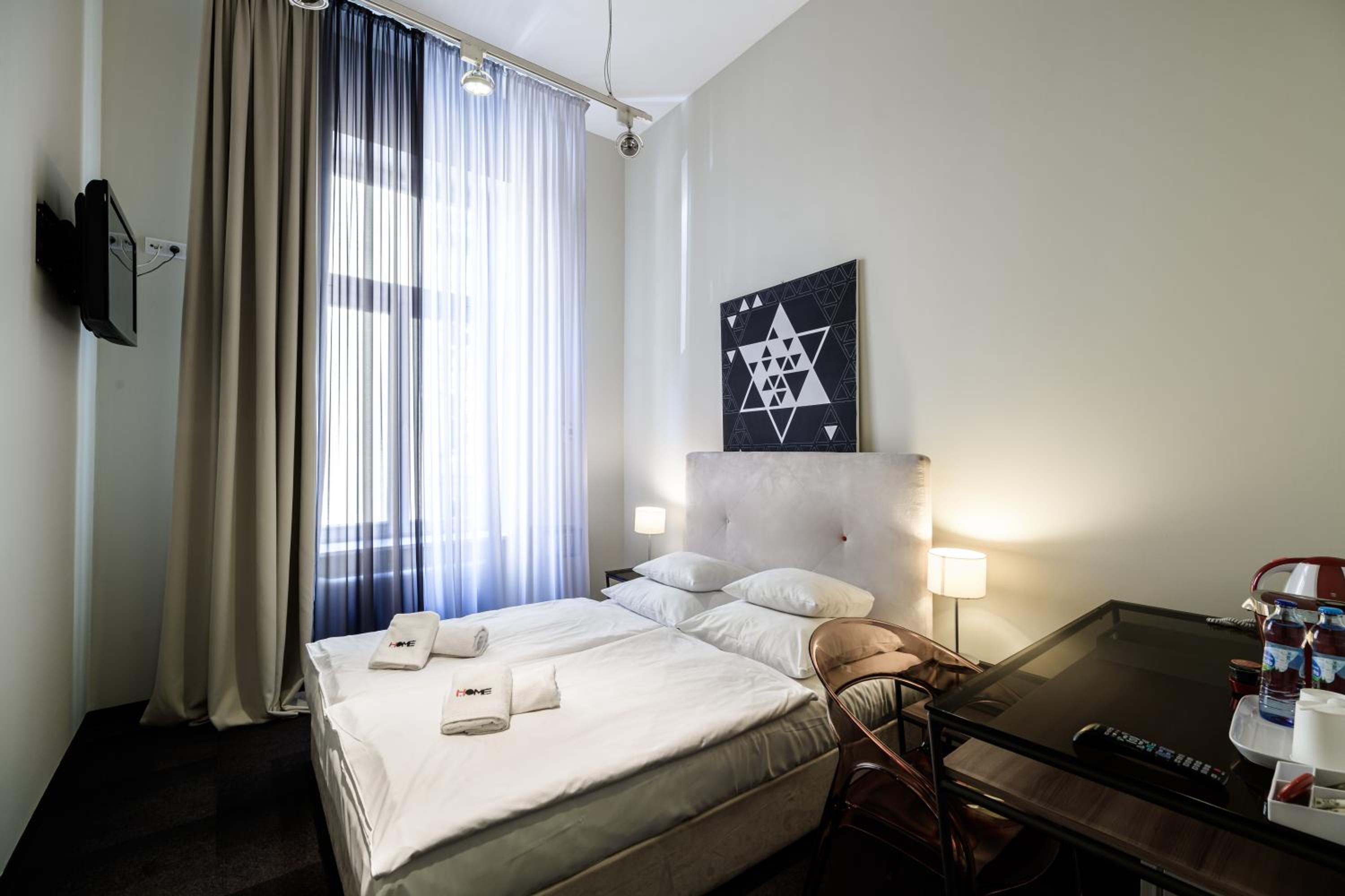 Classic Double Room - Photo 8