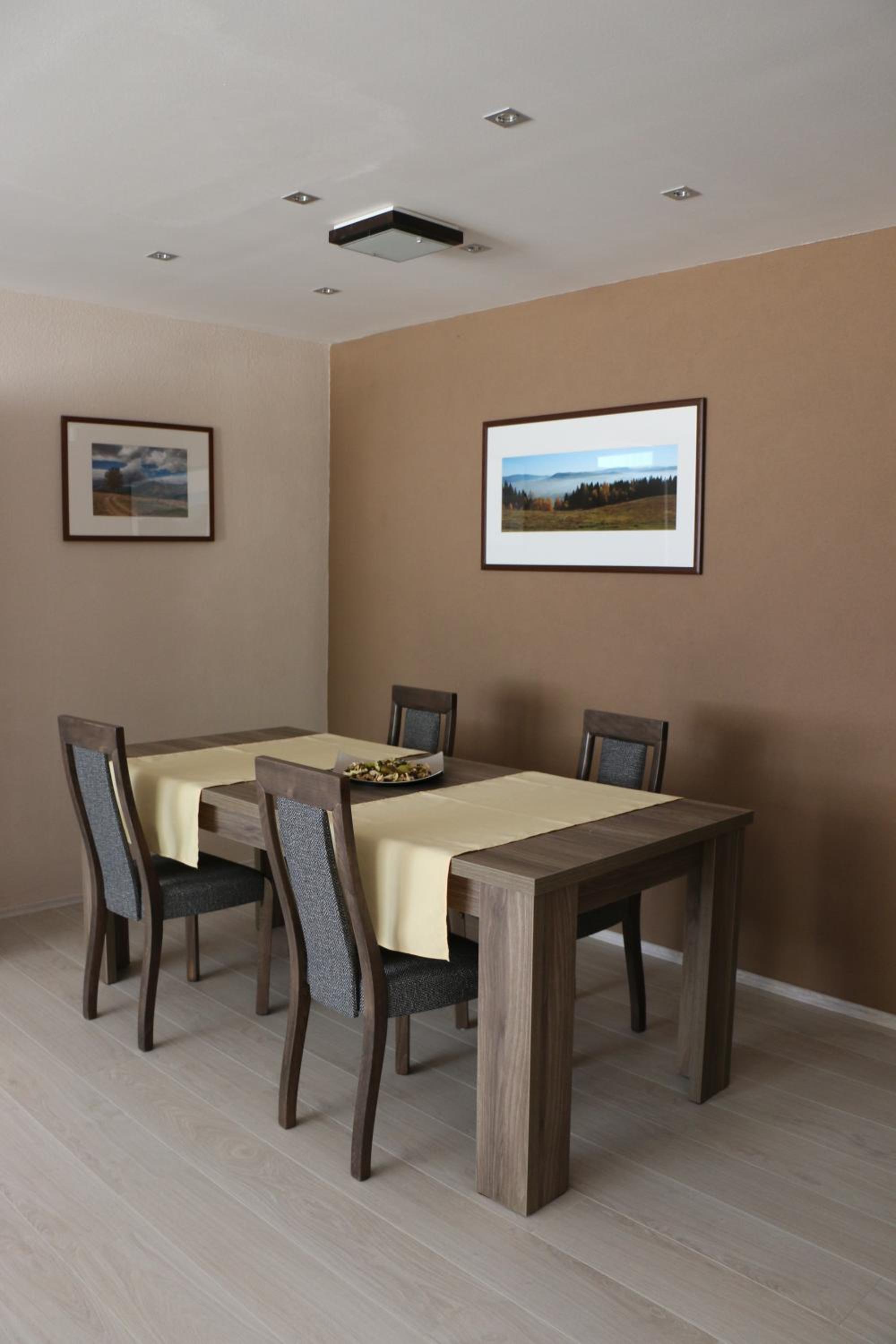 Deluxe Three-Bedroom Apartment with Terrace and free Hot Tub - Photo 8