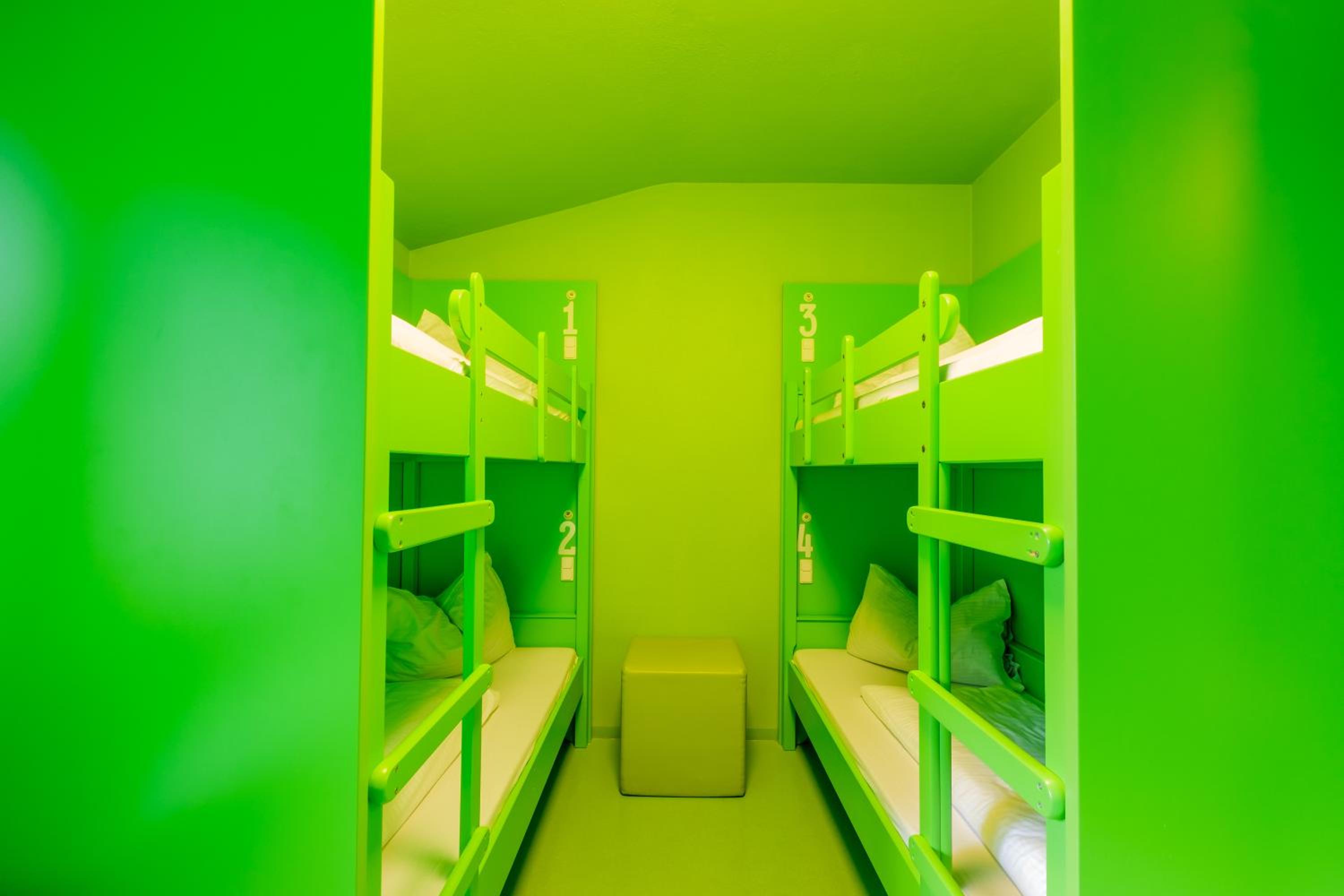 Quadruple Room with Shower - Photo 3