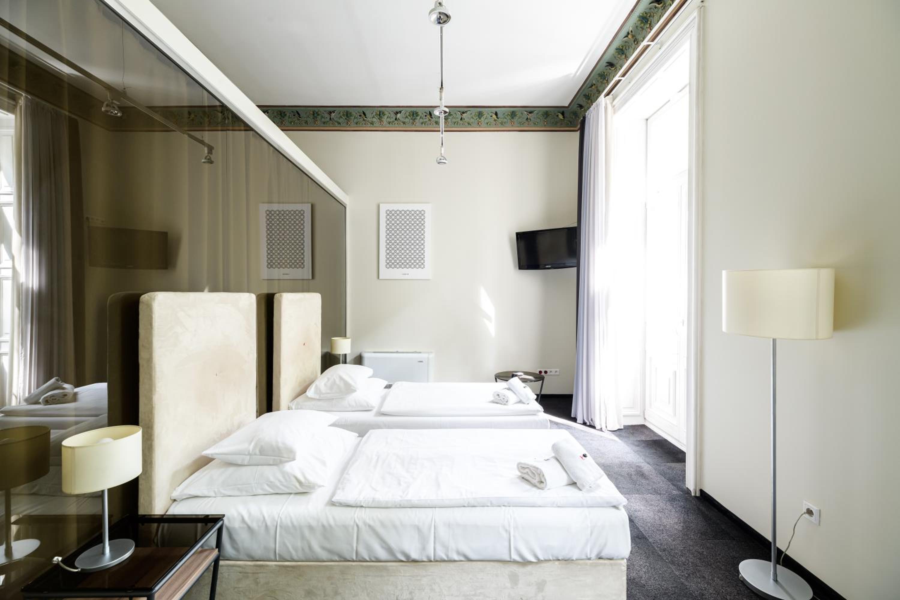 Deluxe Twin Room - Photo 1