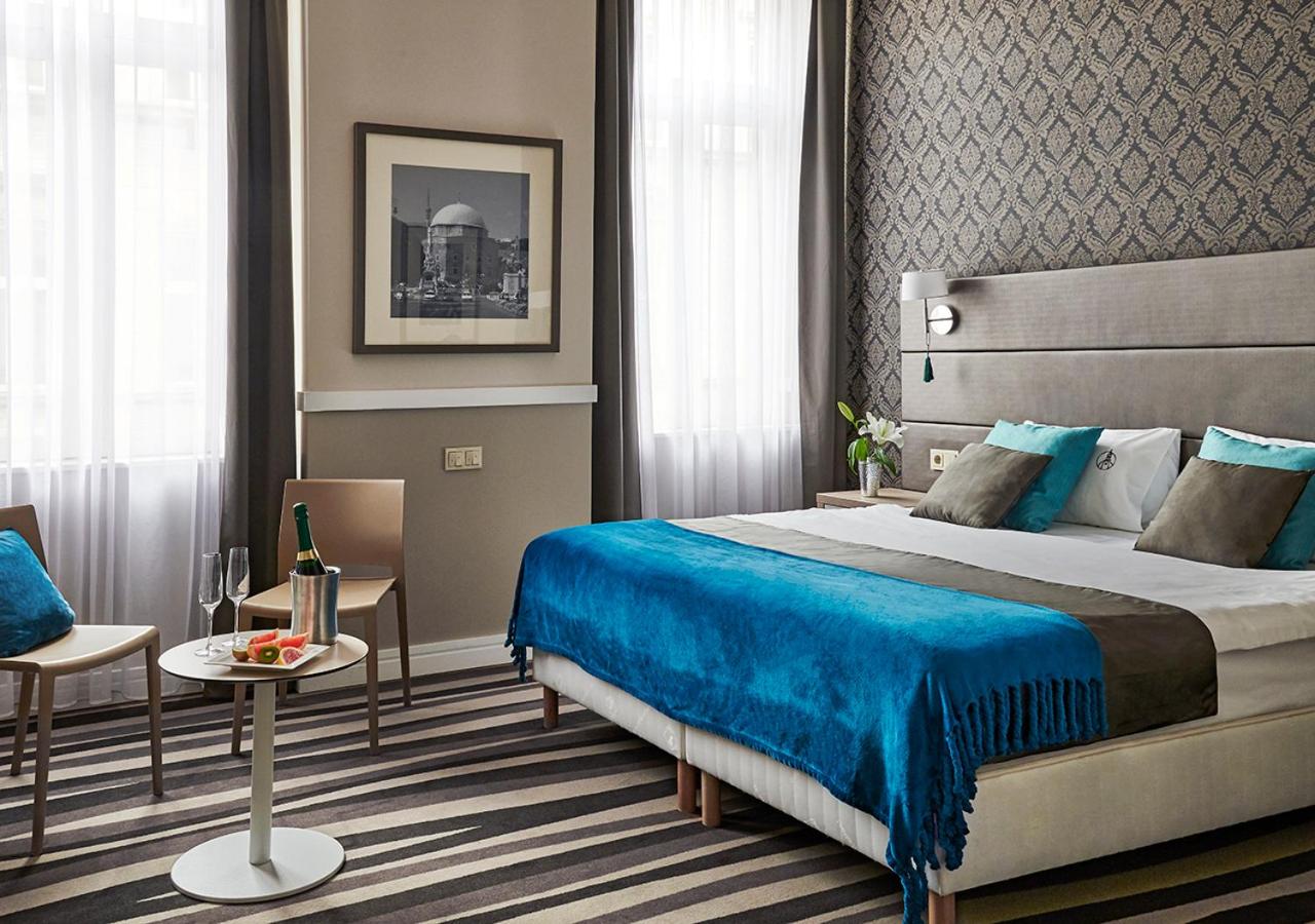 Deluxe Room with City View - Photo 1