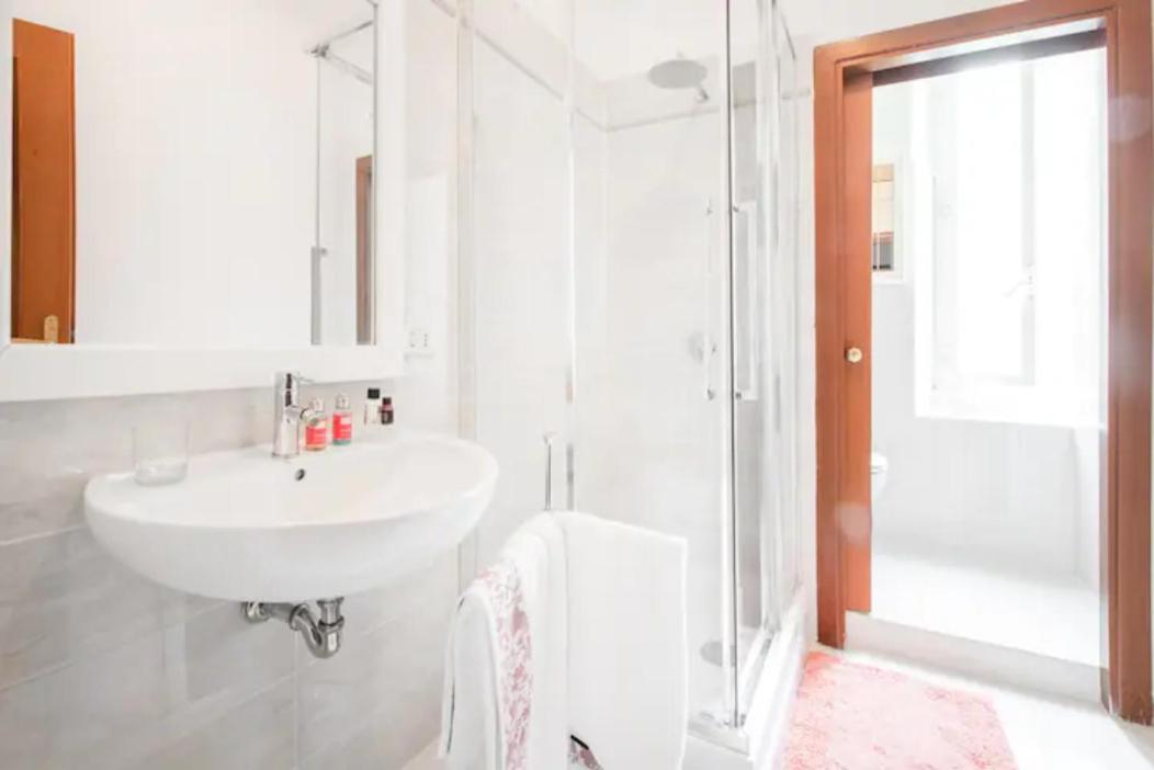 Double Room with Private External Bathroom photo 3