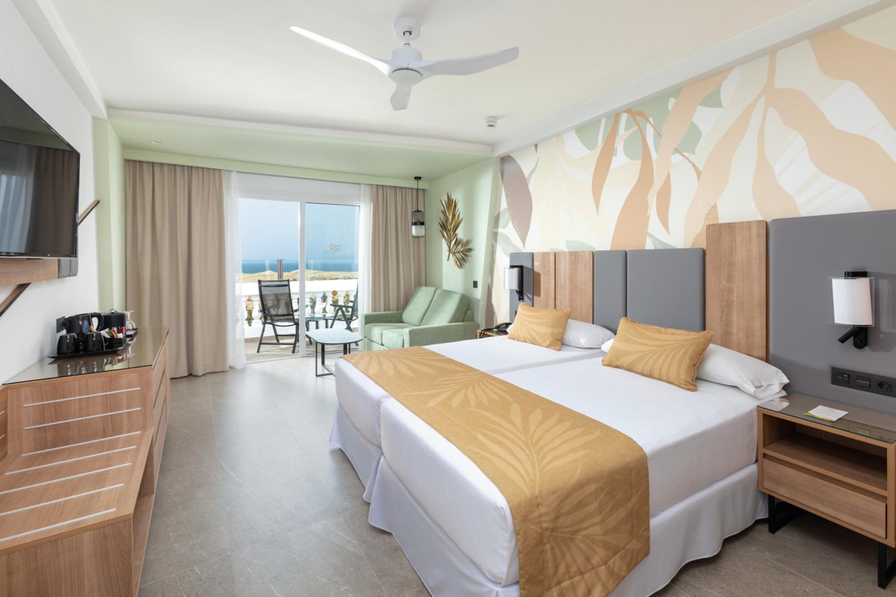 Double Room with Sea View - Photo 1