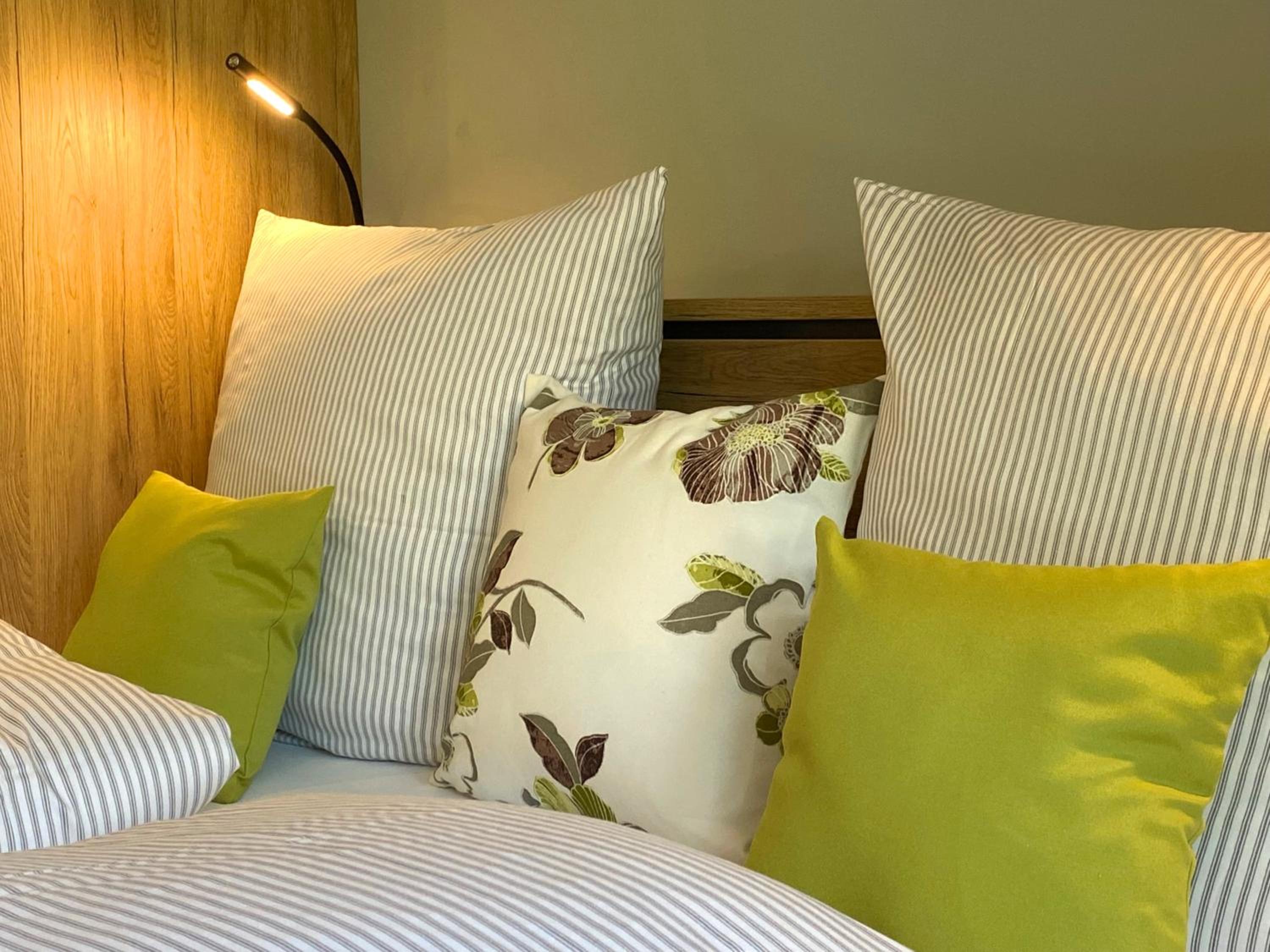 Standard Double Room - Photo 7