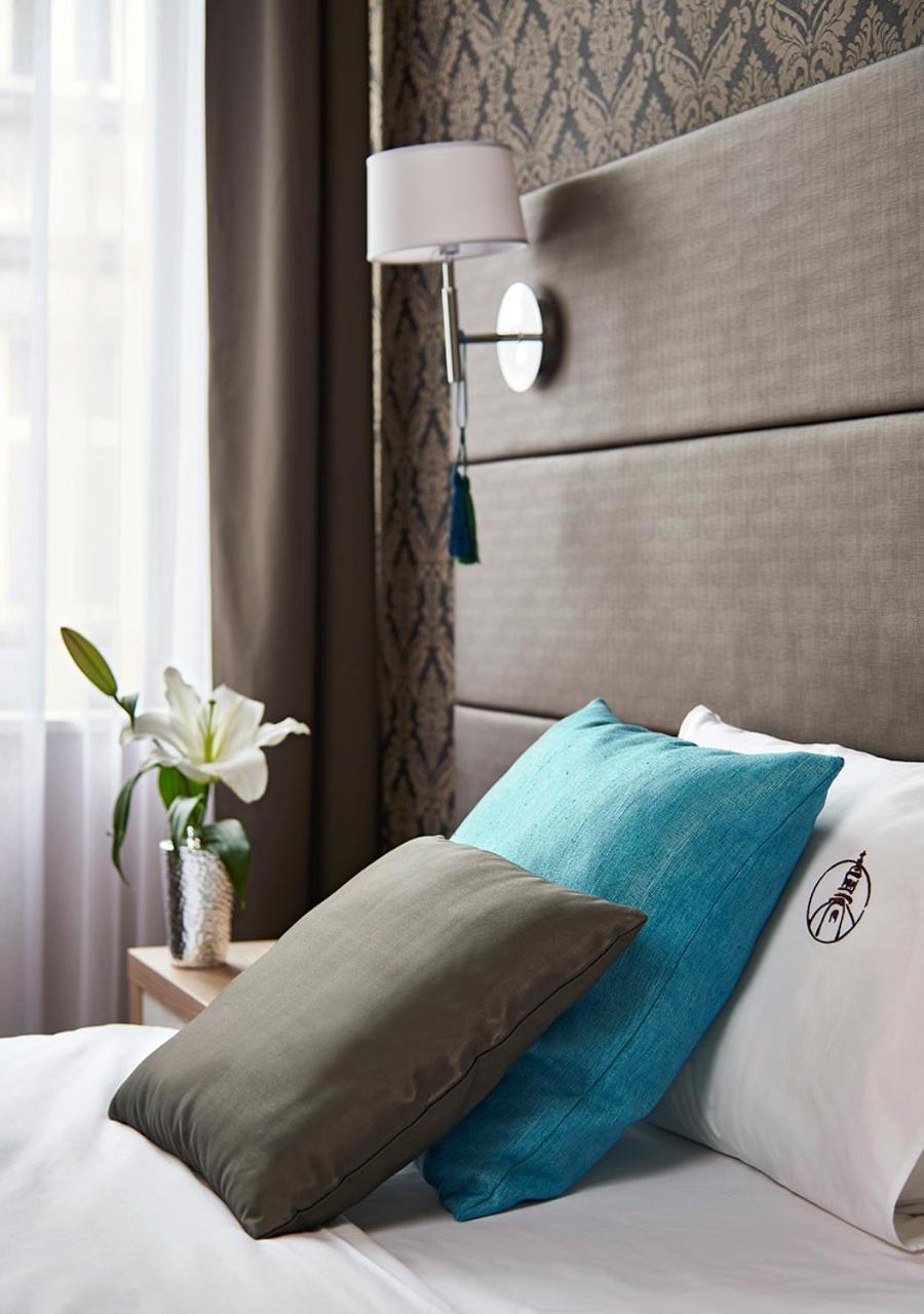 Suite with City View - Photo 15