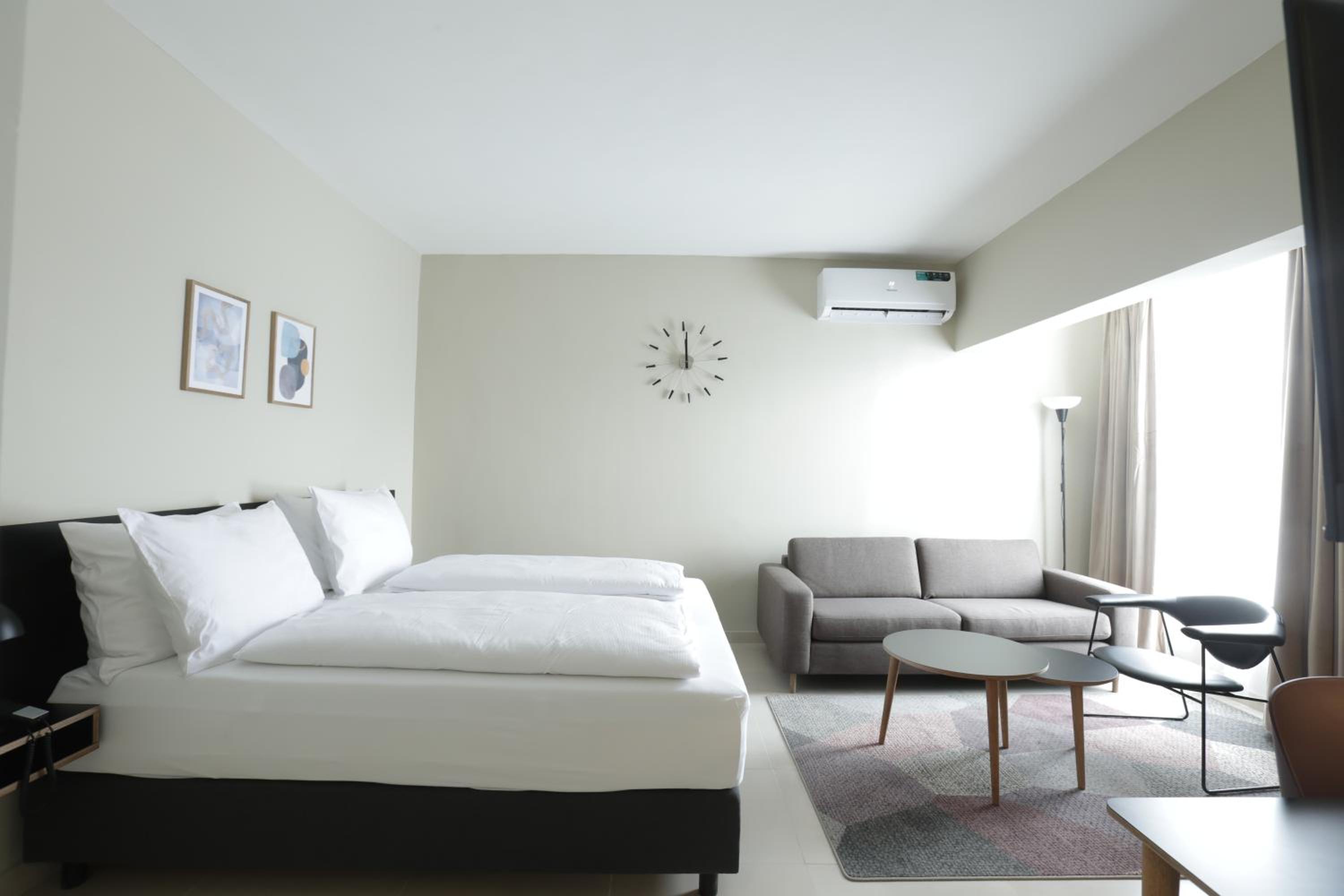 Executive Room - Photo 1