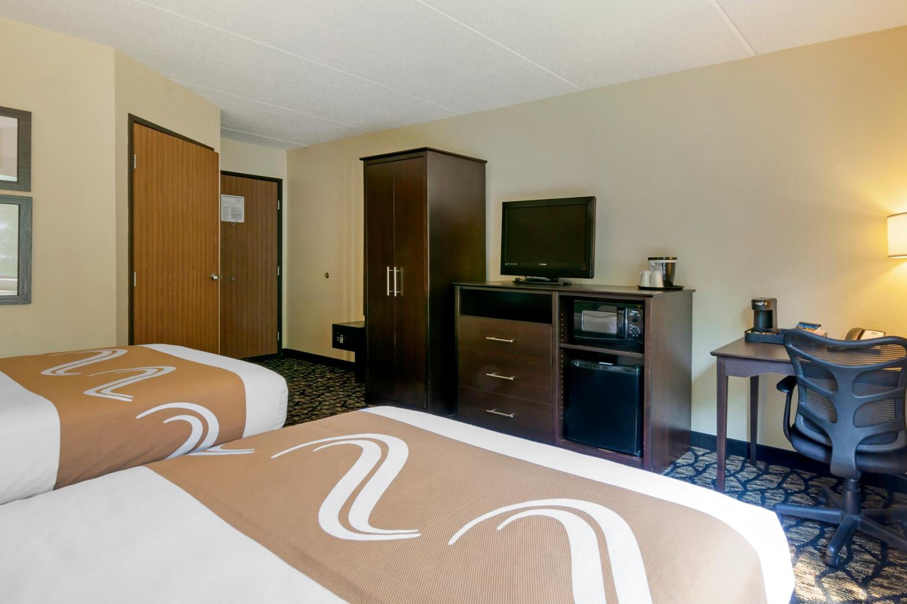 Double Room with Two Double Beds - Accessible/Non Smoking photo 1