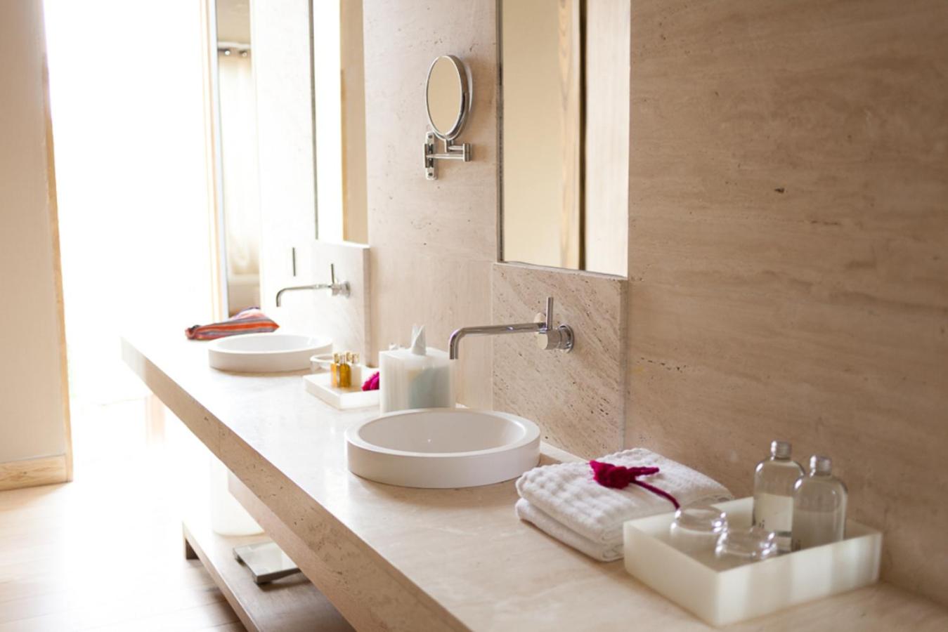 Suite - Photo 10