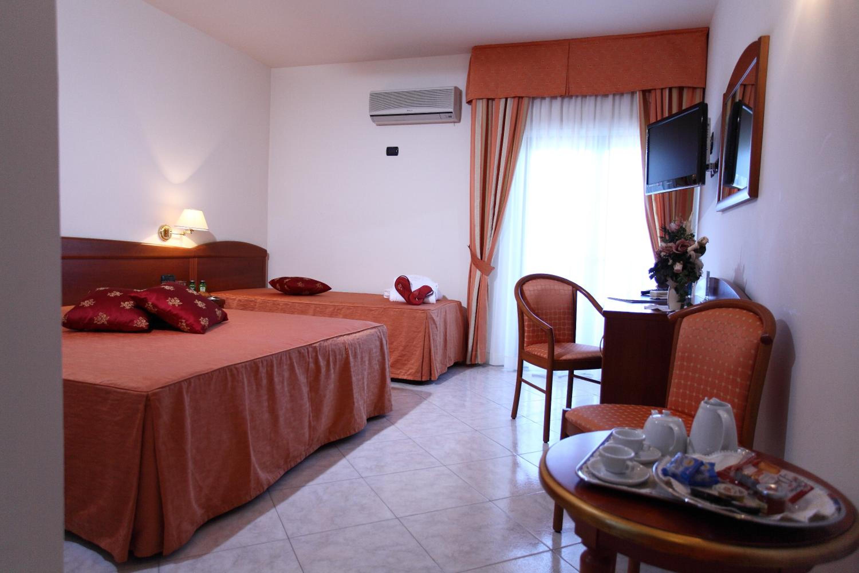 Triple Room photo 2