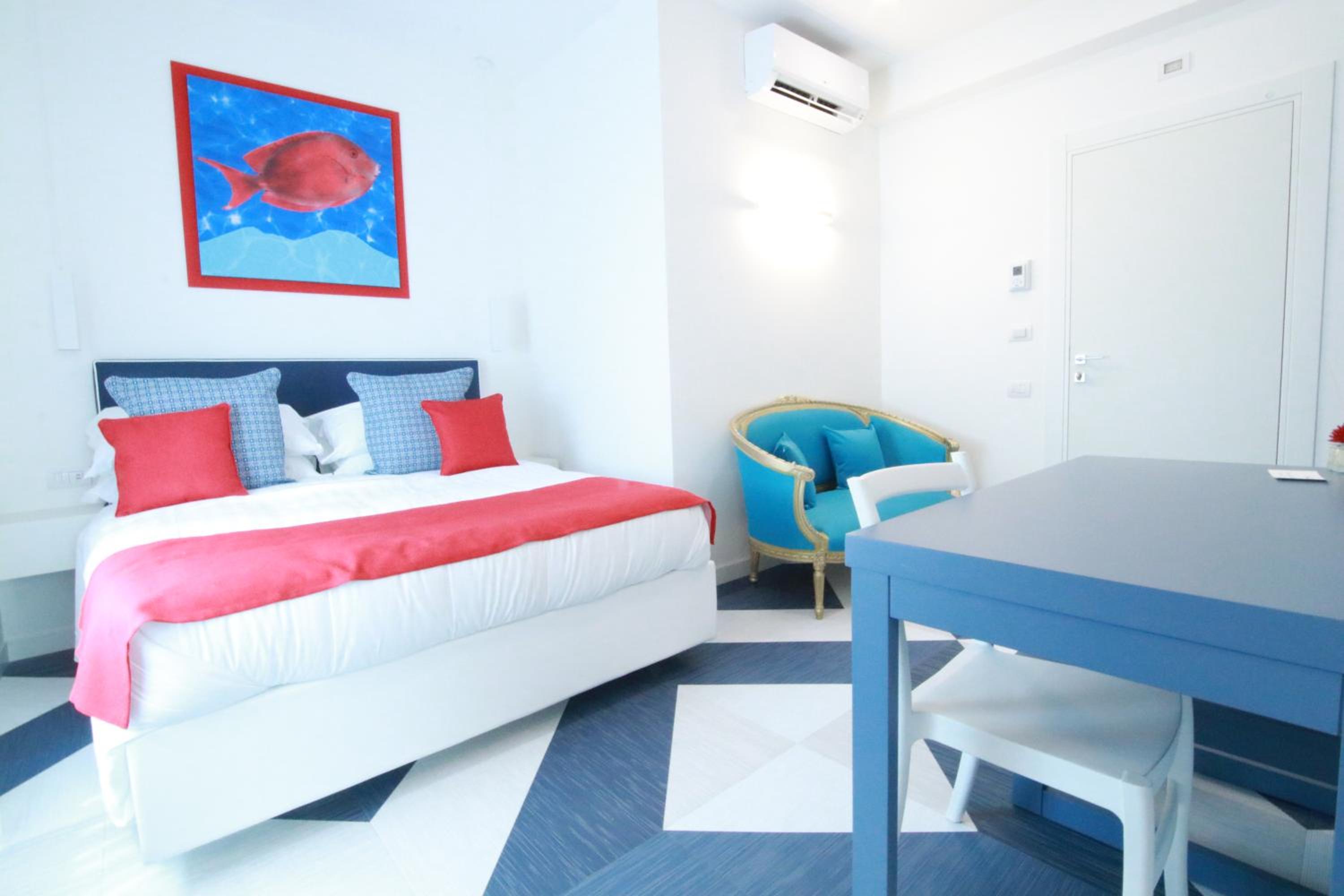 Large Double Room - Photo 5