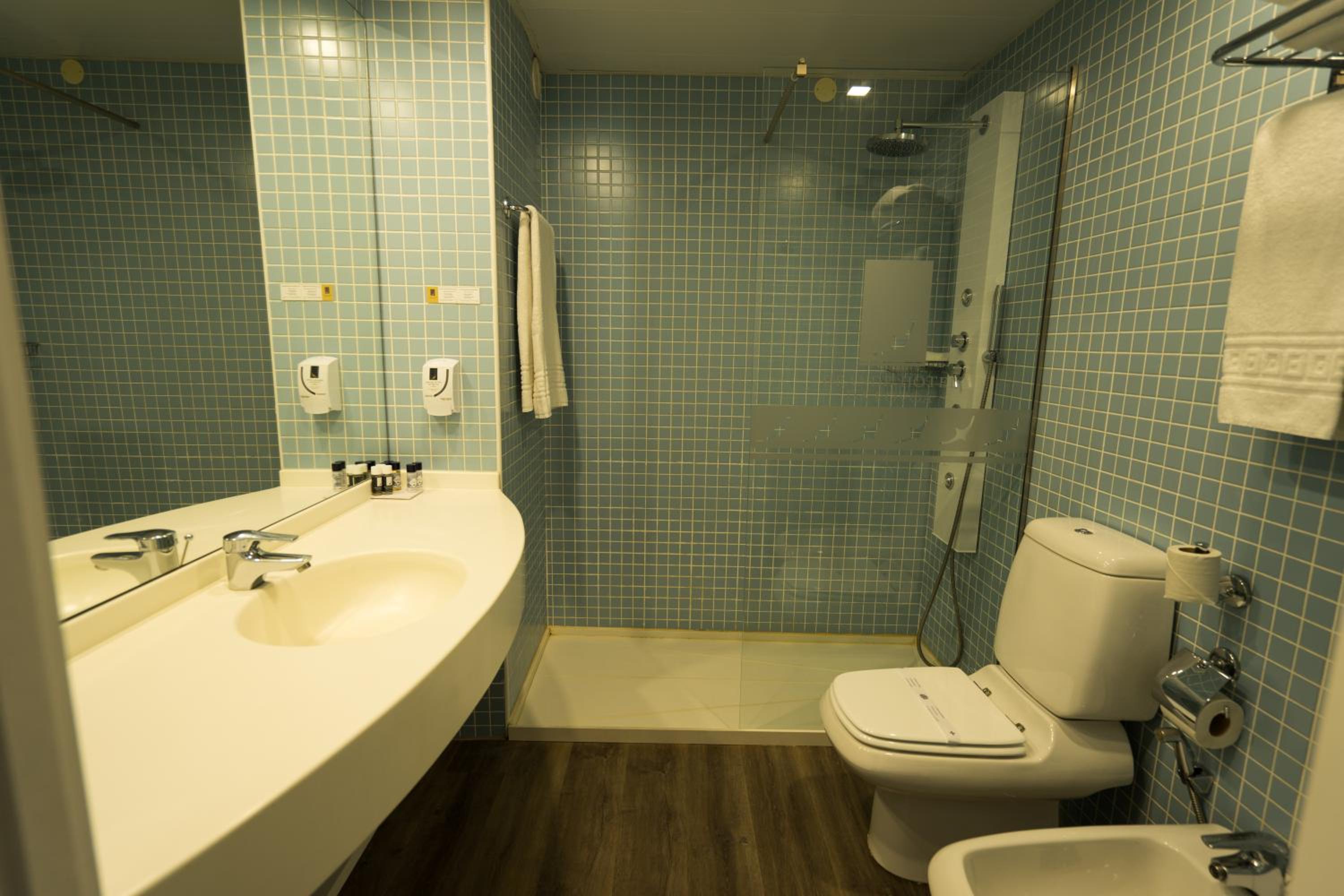 Standard Triple Room - Photo 5