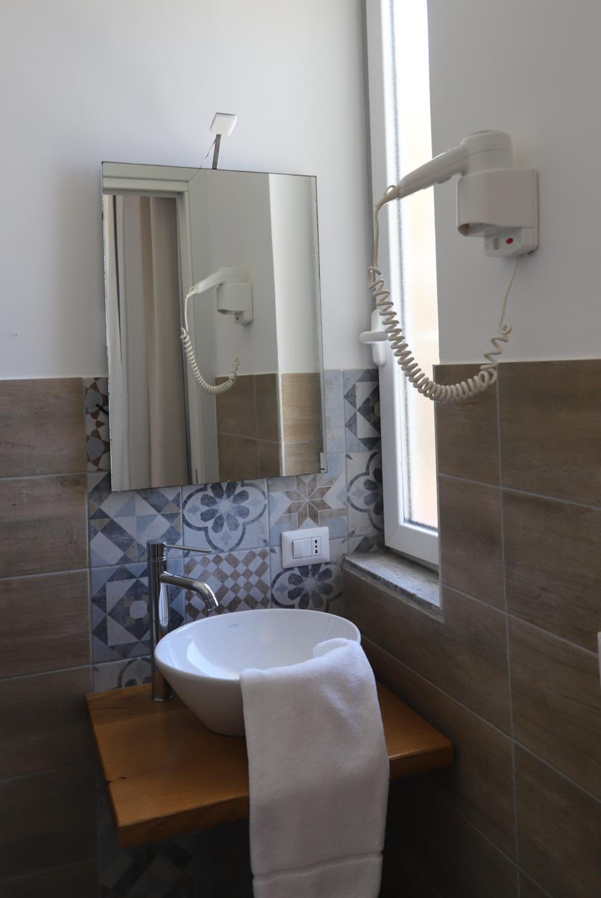 Double Room with Private Bathroom photo 2