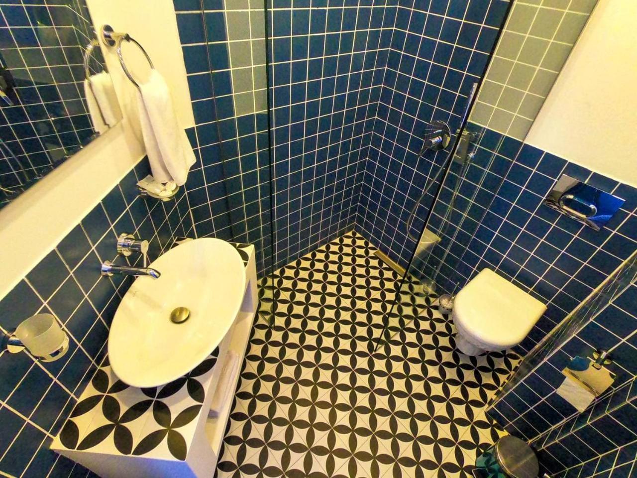 Deluxe Double Room with Sea View - Photo 2