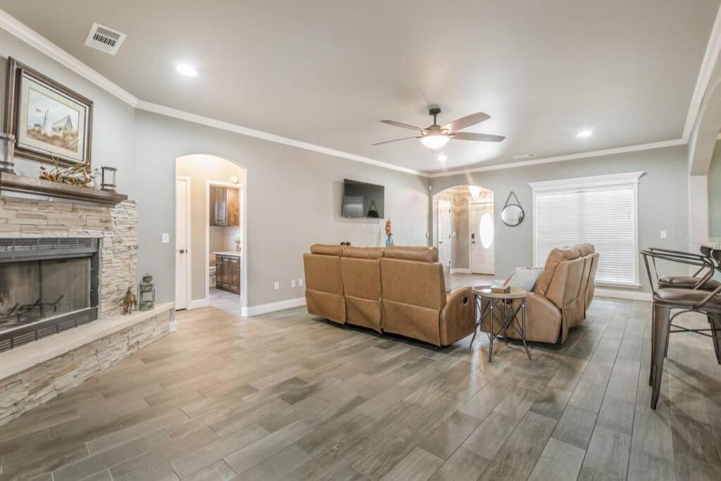 Three-Bedroom House photo 1