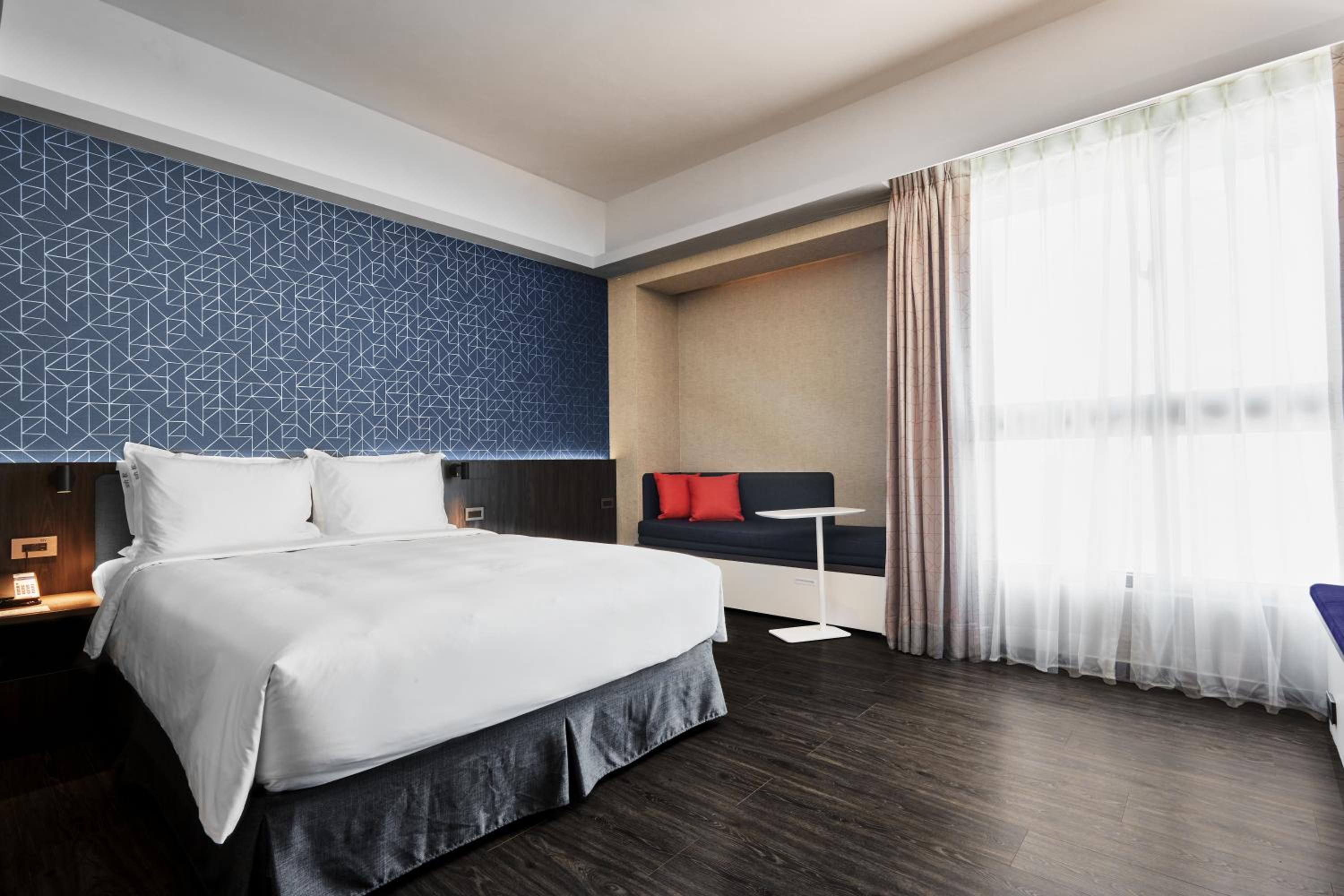 Standard Queen Room