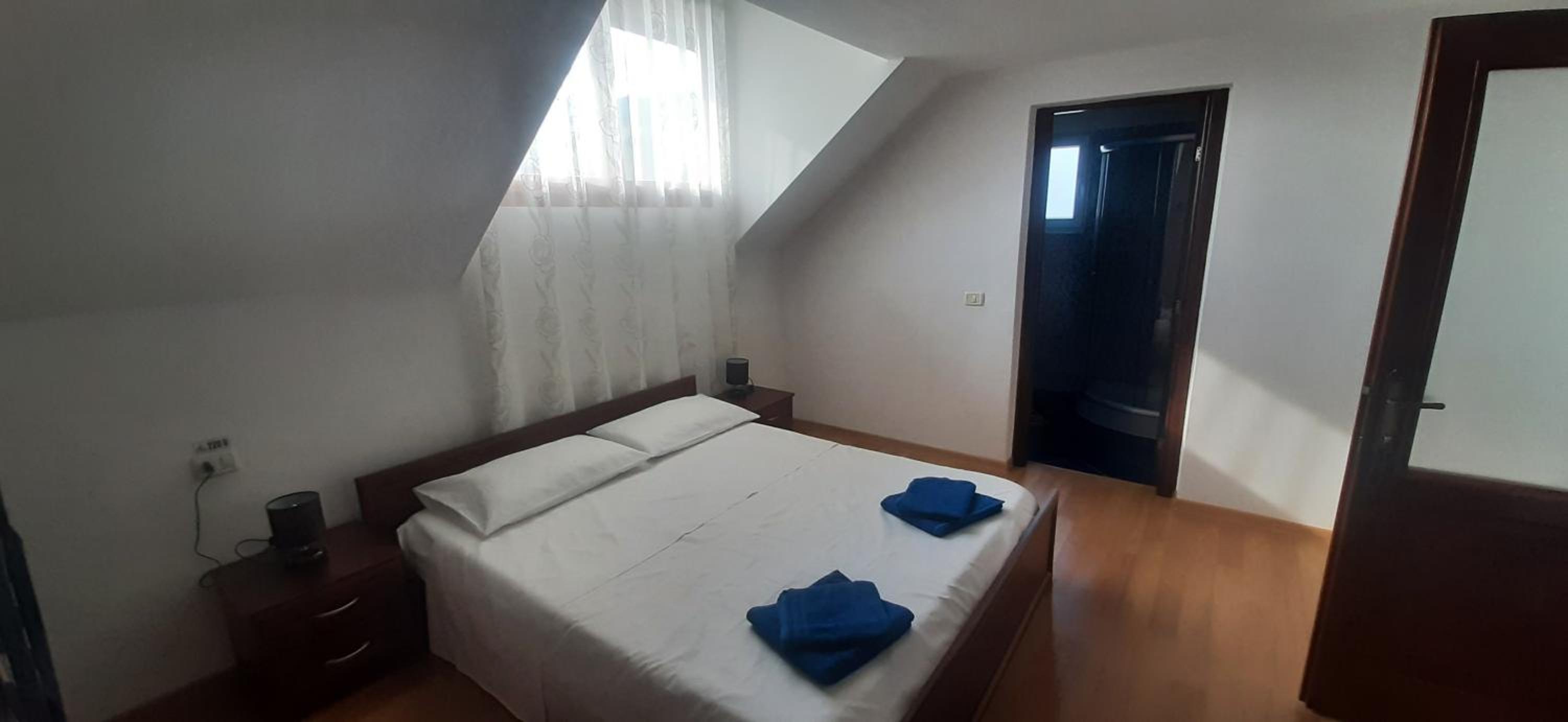Double Room - Photo 2