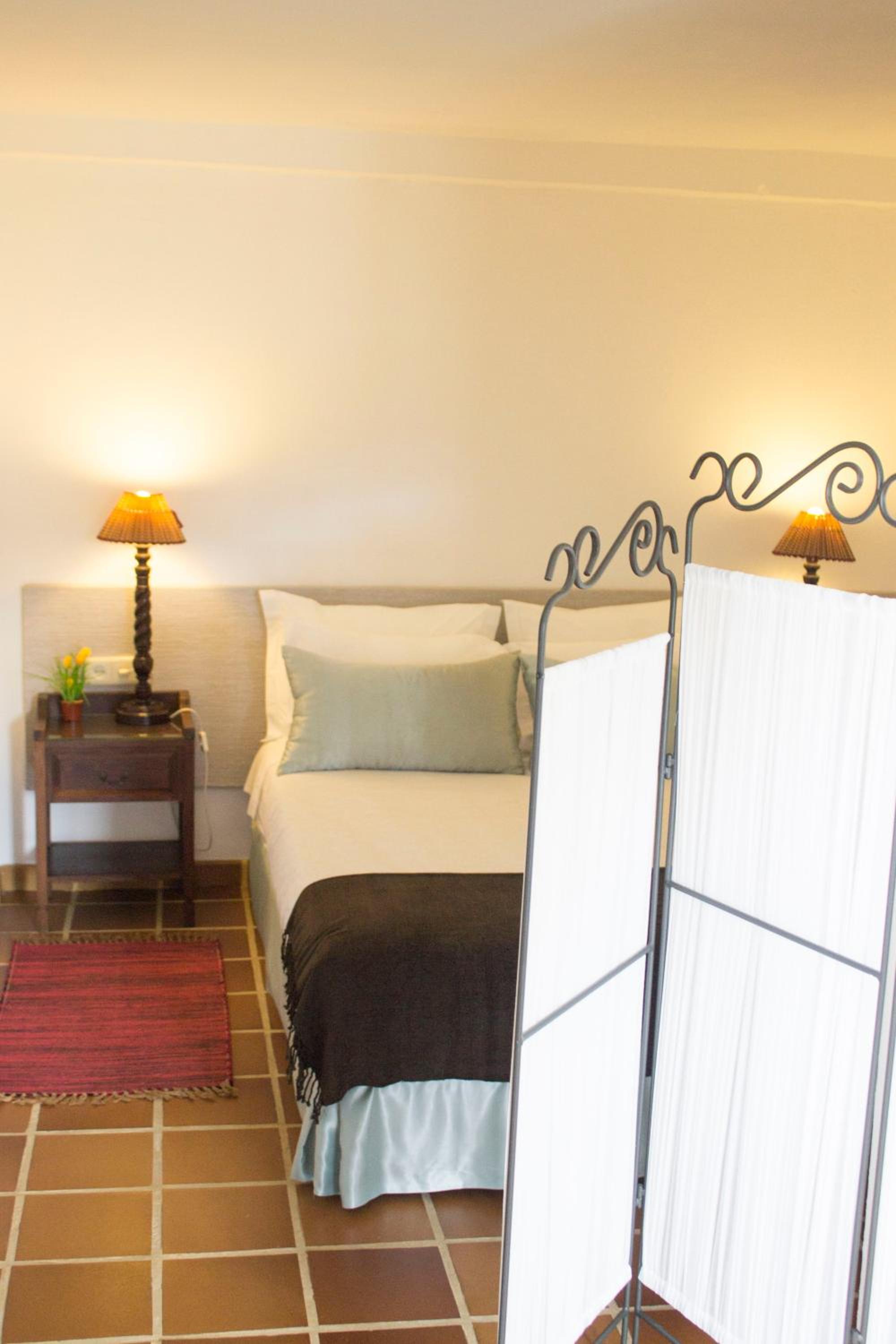 Double Room with Private Bathroom photo 3