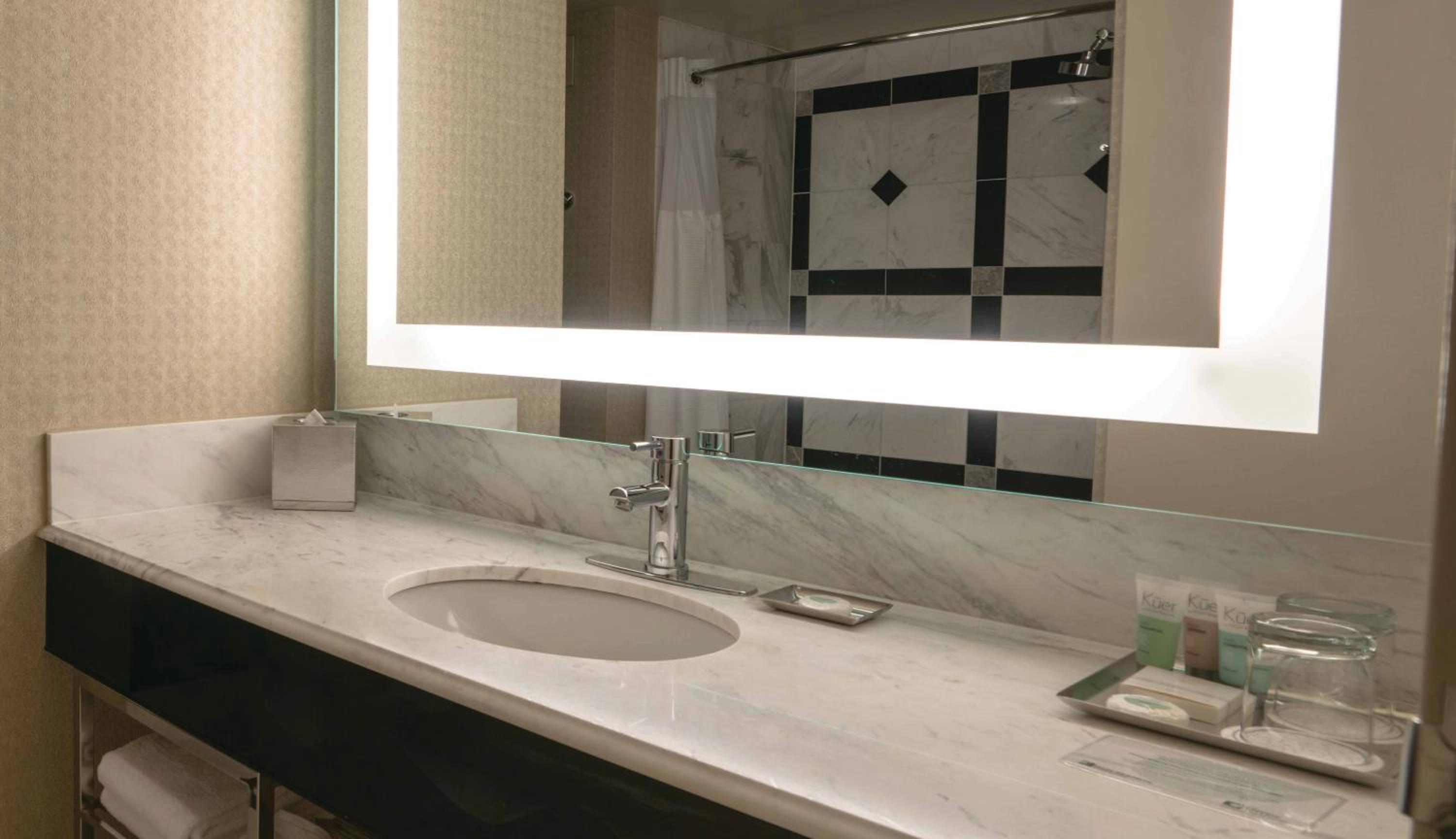 MGM One Bedroom Suite - Photo 5