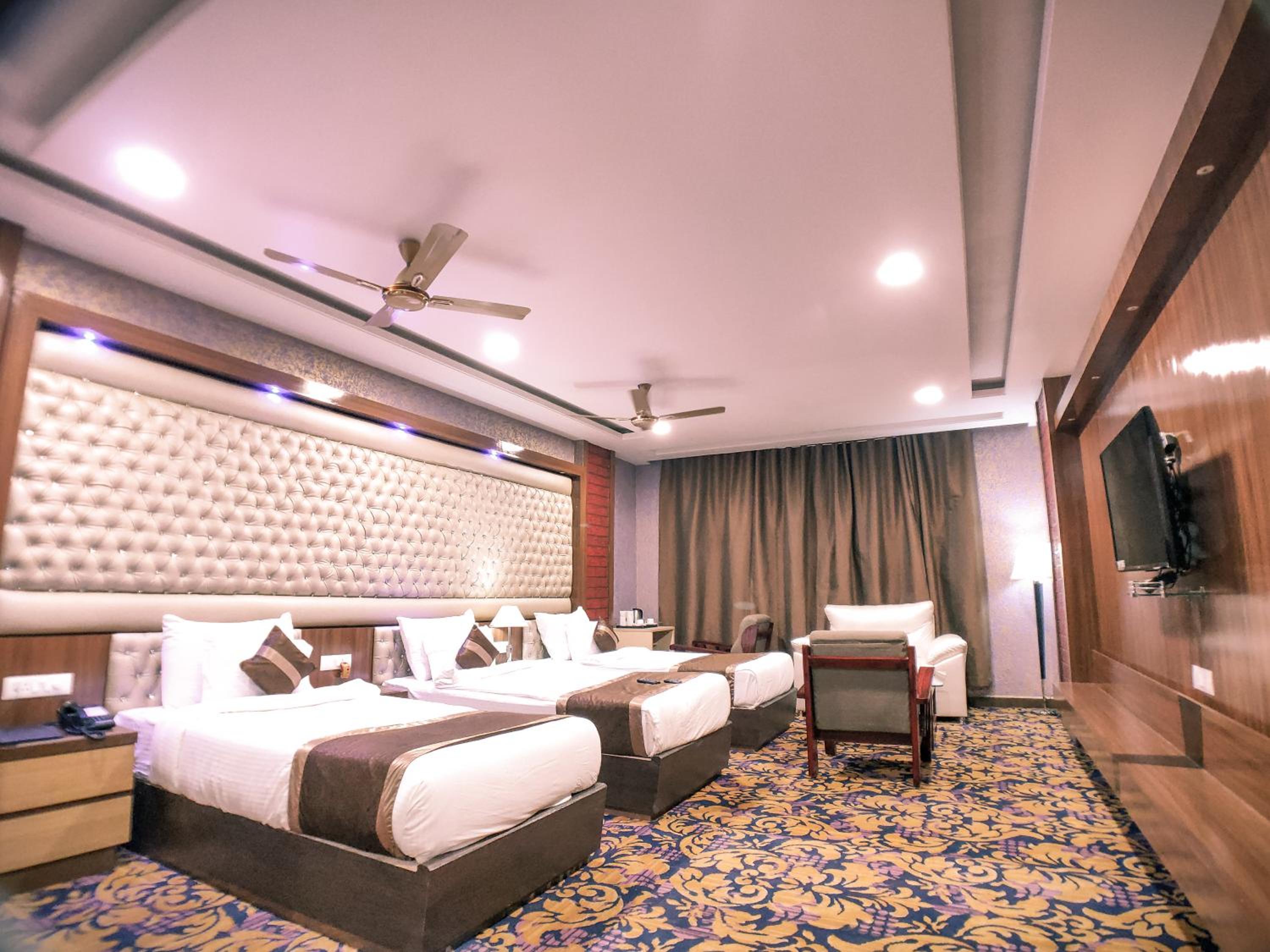 Superior Double or Twin Room photo 1