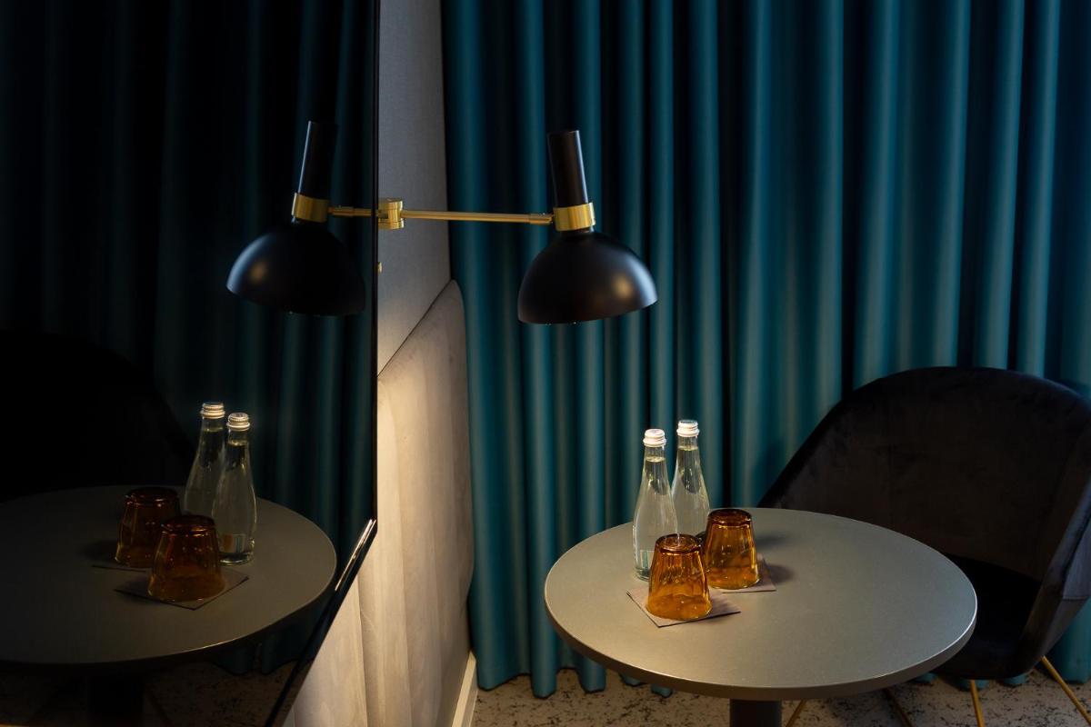 Deluxe Double or Twin Room - Photo 9