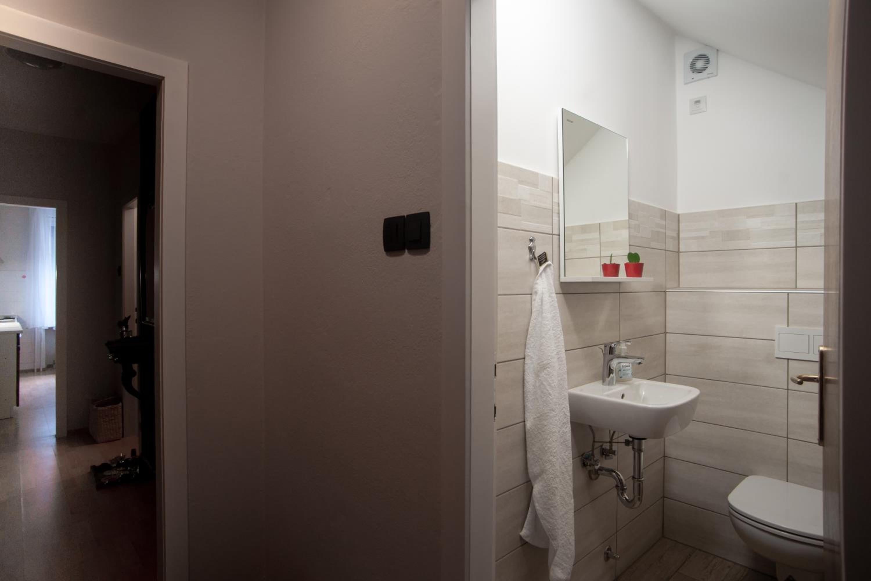 Two-Bedroom Apartment - Photo 7