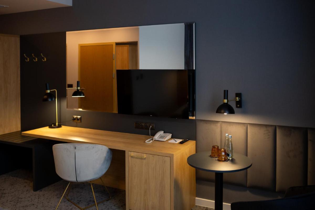 Deluxe Double or Twin Room - Photo 10