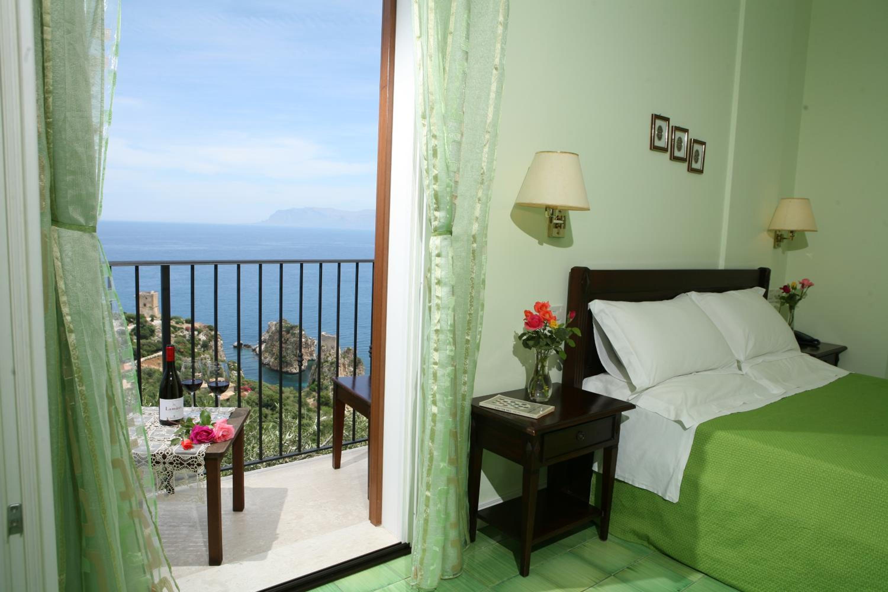Double Room with Sea View photo 2