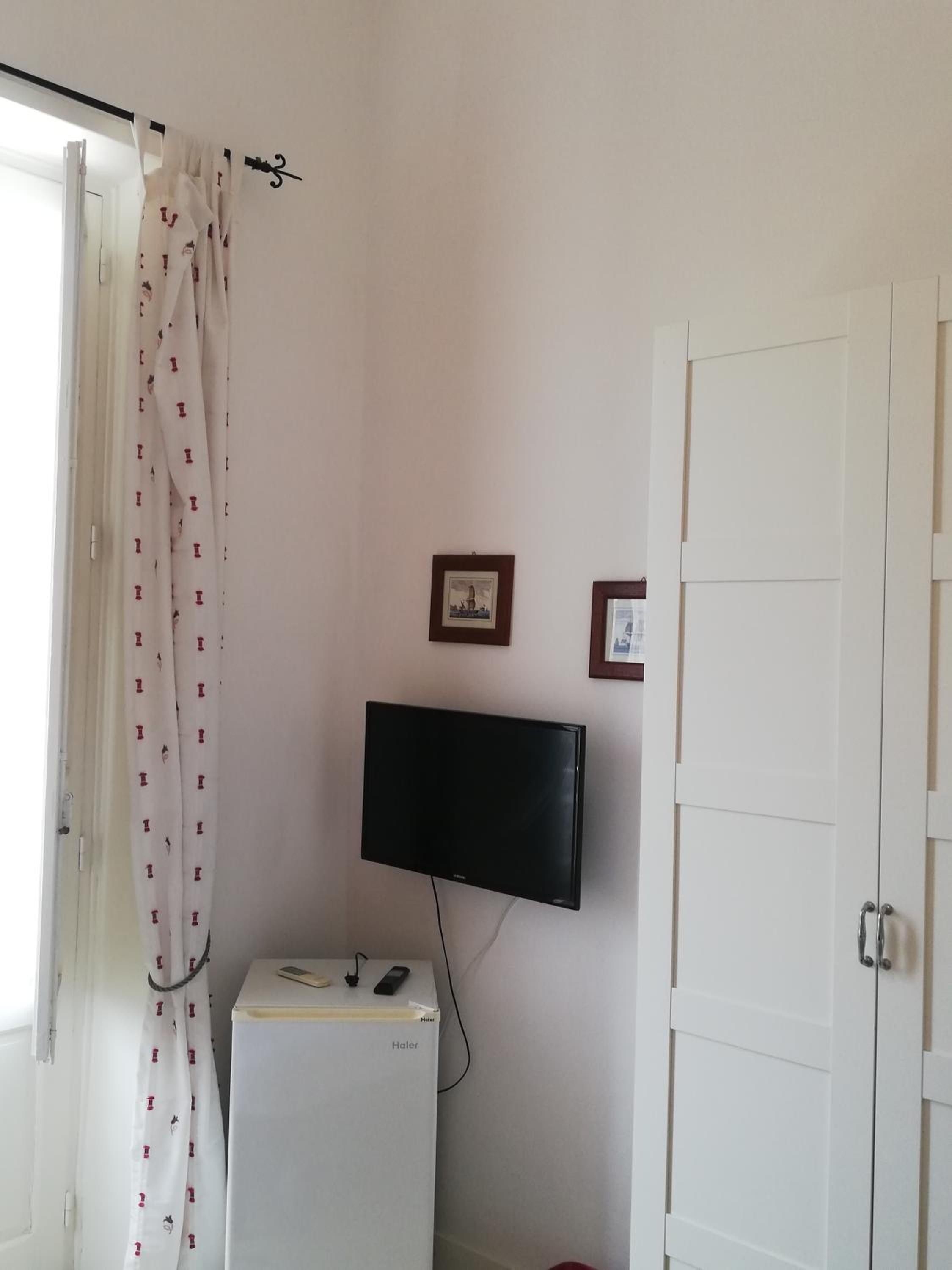 Double Room - Photo 3