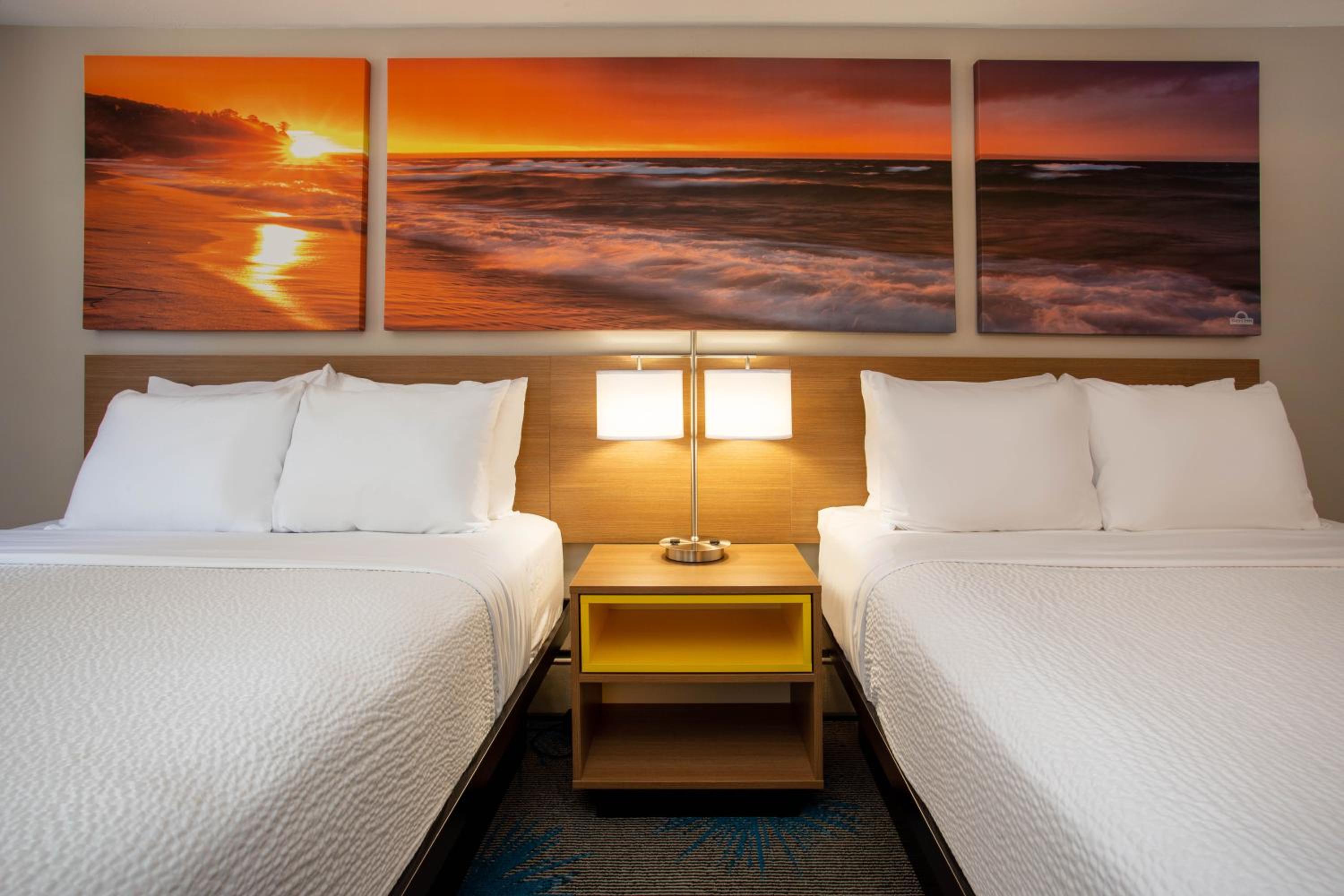 Studio Suite with Two Queen Beds - Non-Smoking - Photo 10