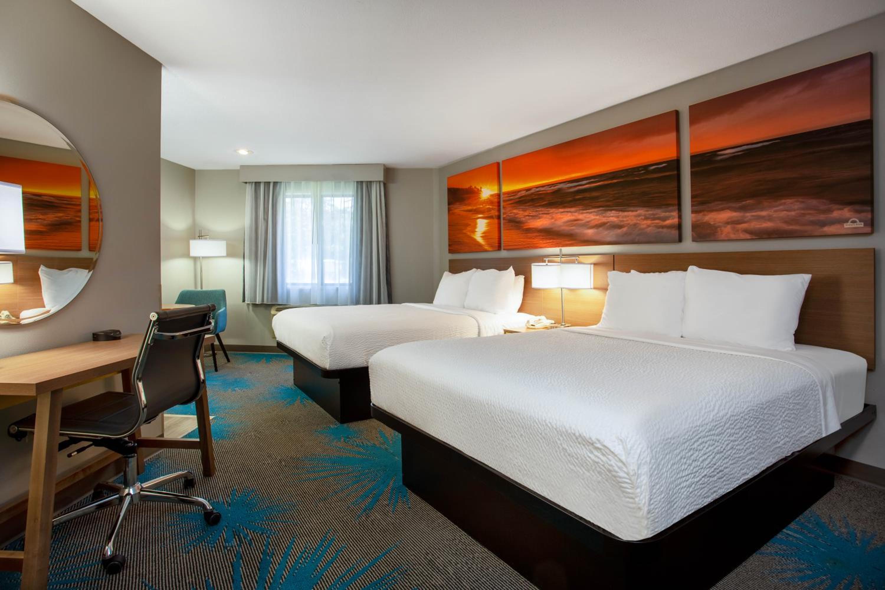 Studio Suite with Two Queen Beds - Non-Smoking - Photo 6