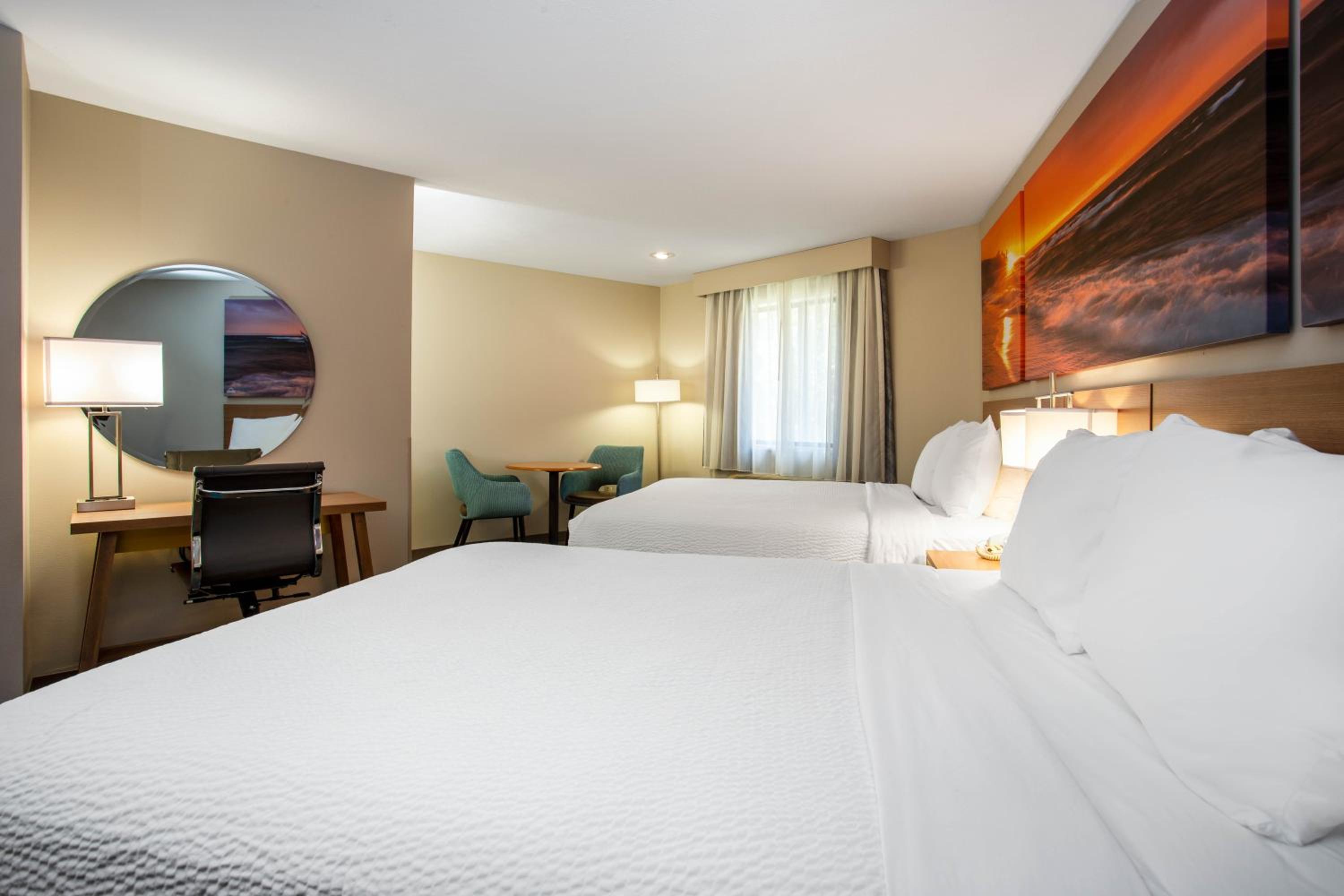 Studio Suite with Two Queen Beds - Non-Smoking - Photo 7