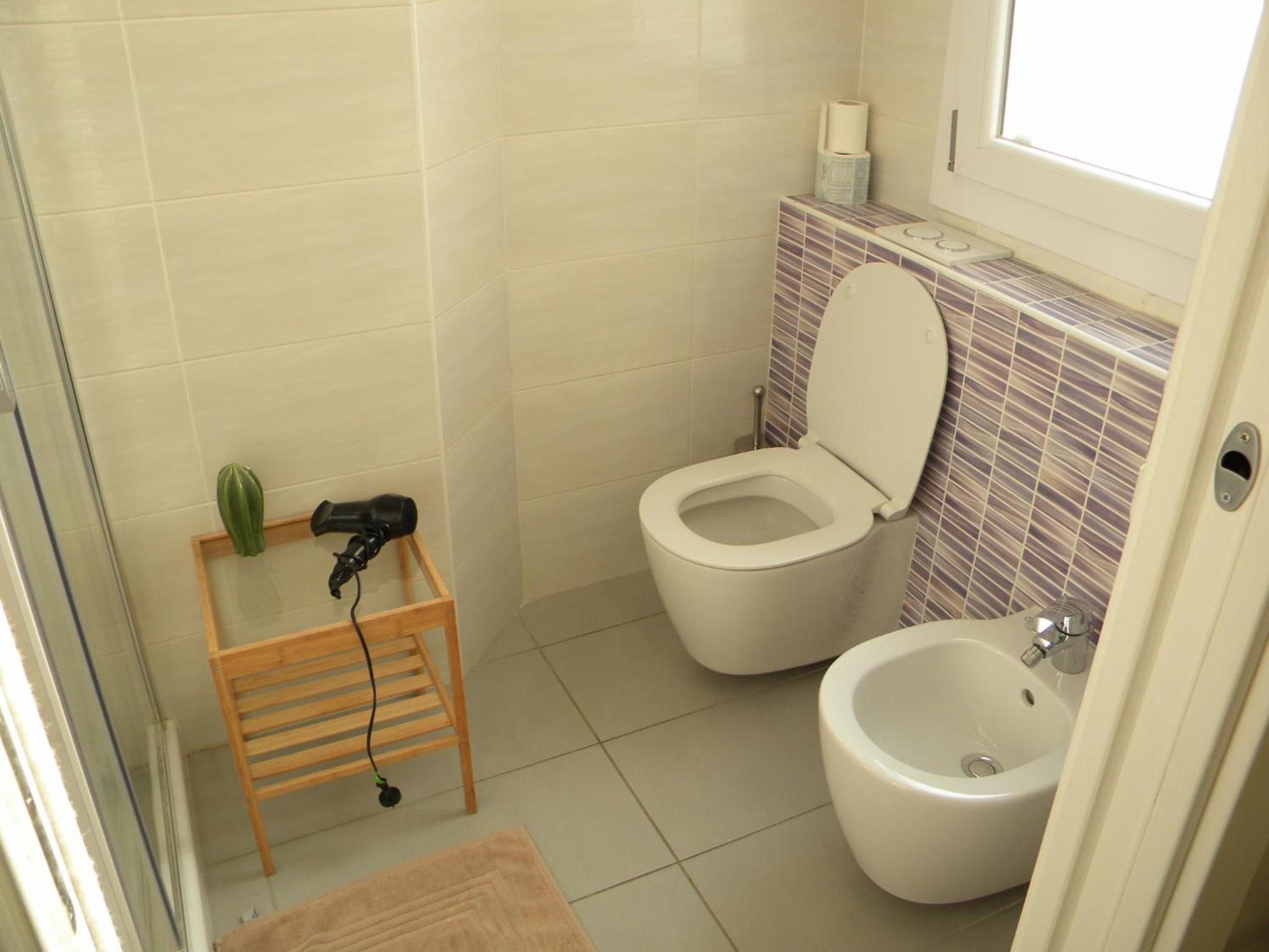 Queen Room - Photo 10
