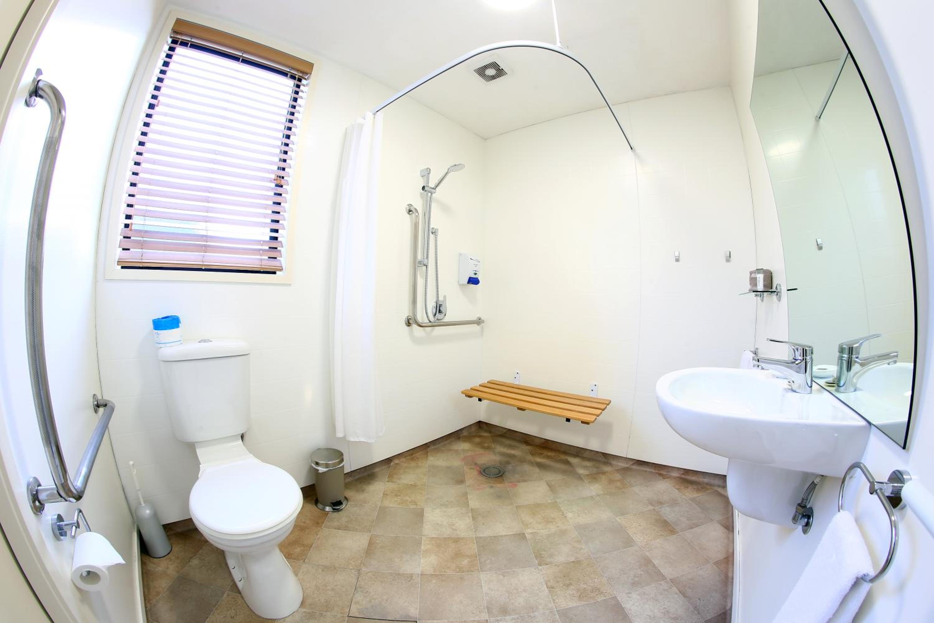 Standard Twin Room - Photo 4