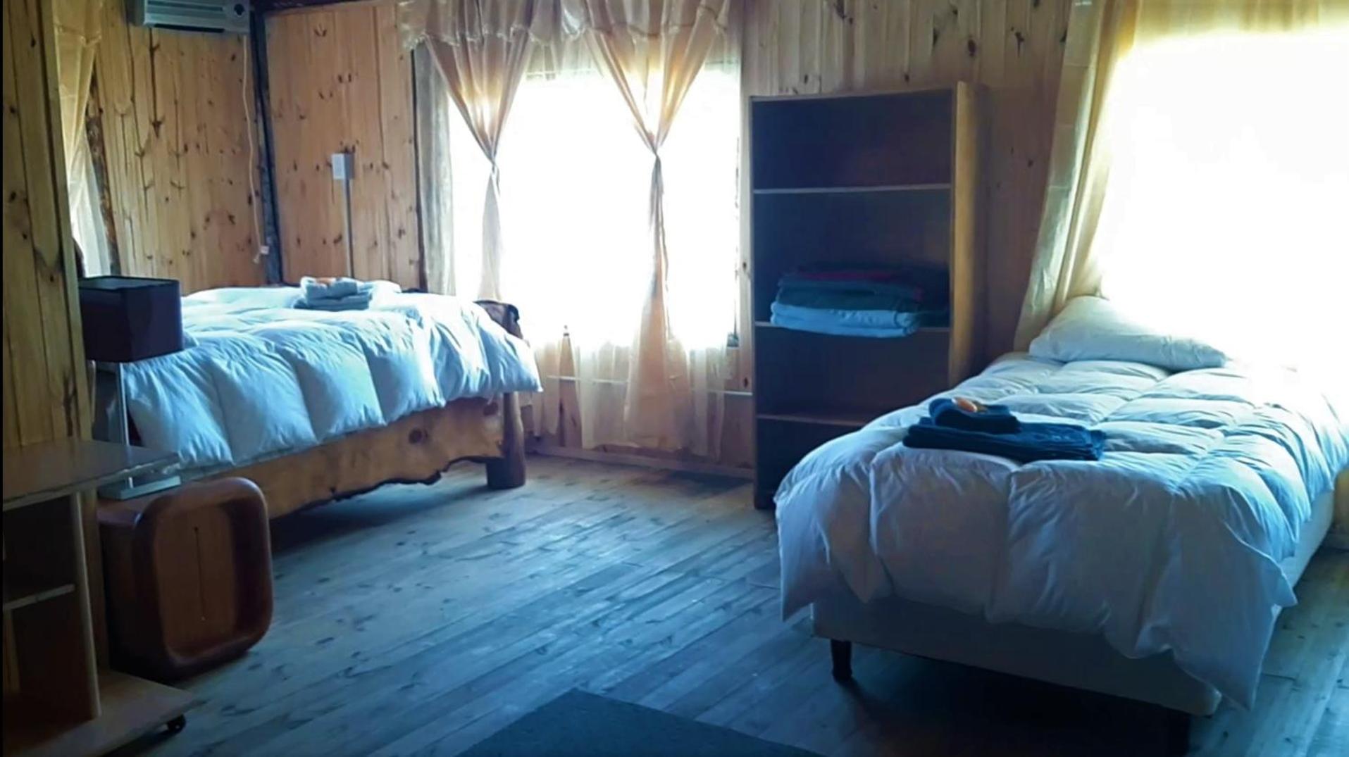 Family Room With Lake View photo 3