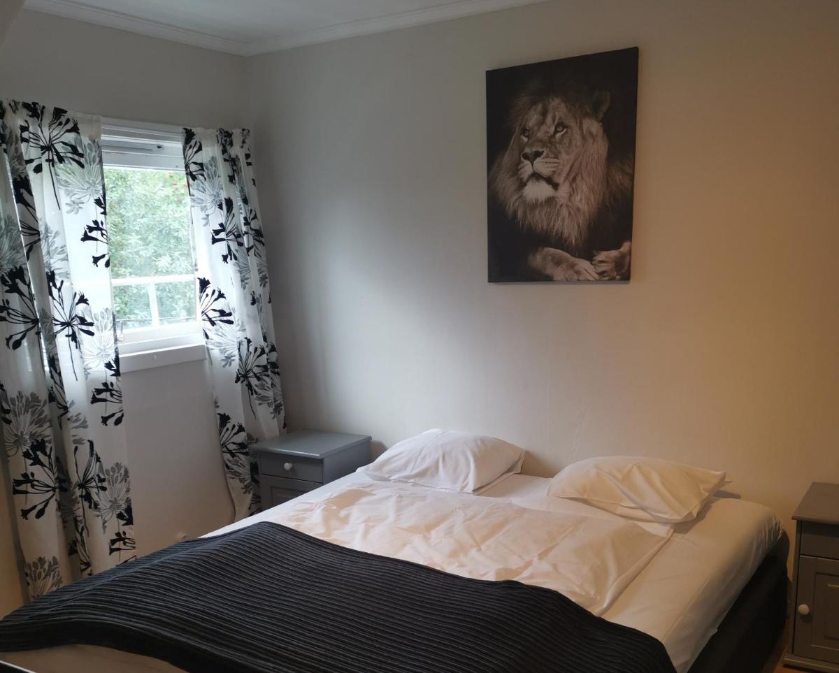 Three-Bedroom House - Photo 1