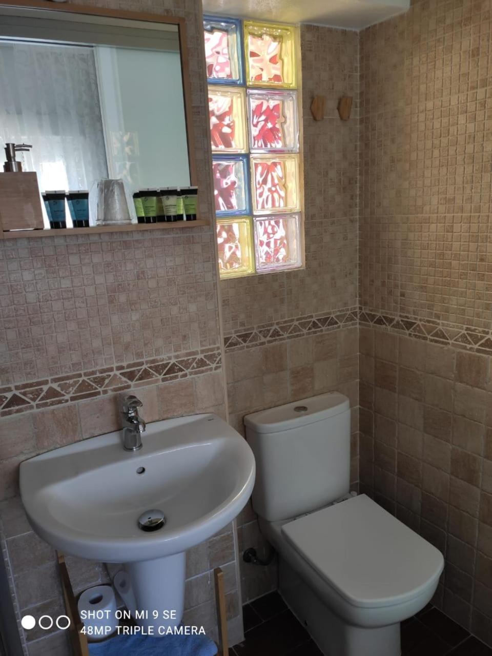 Double Room with Private Bathroom photo 2